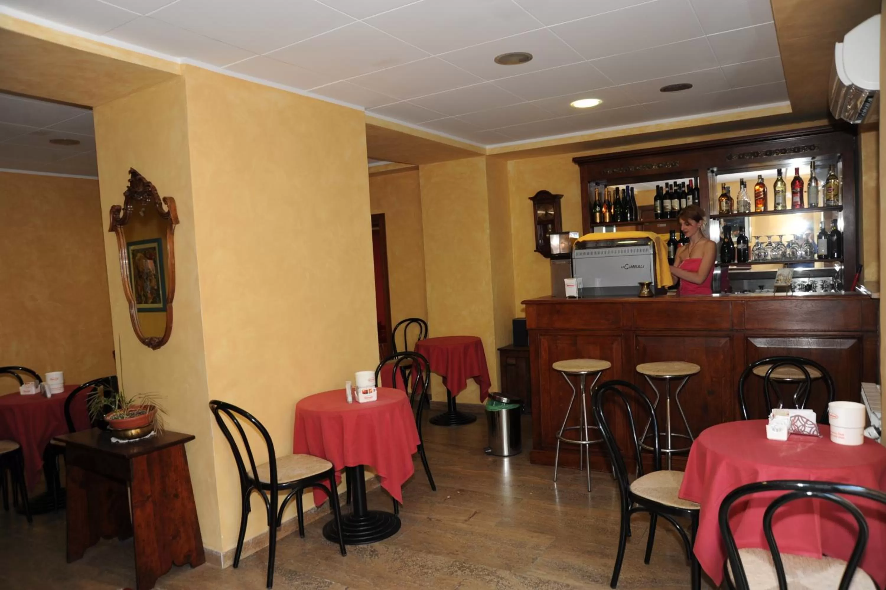 Lounge or bar in Hotel Valentini Inn