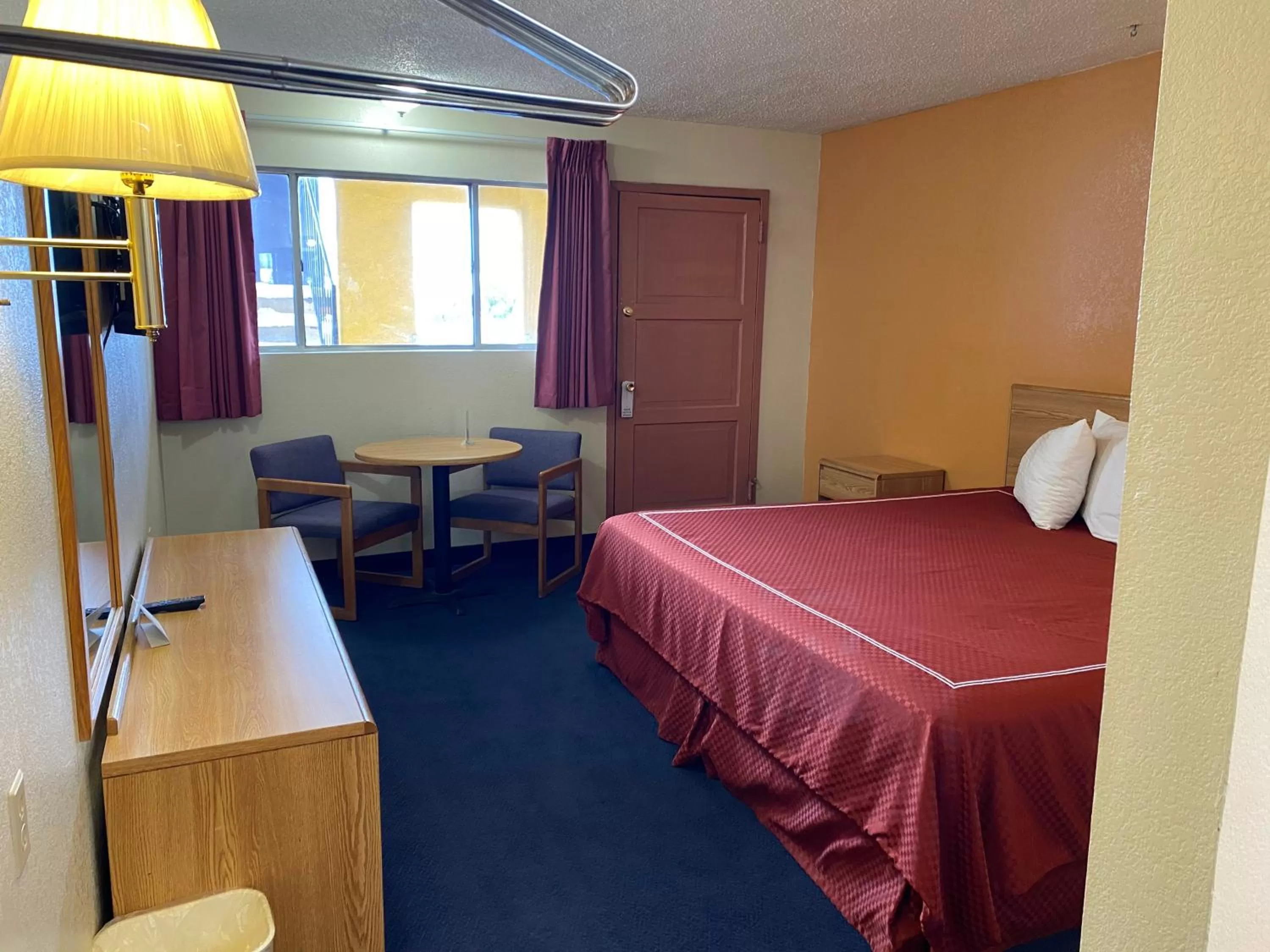 Bed in Budget Inn Las Vegas New Mexico