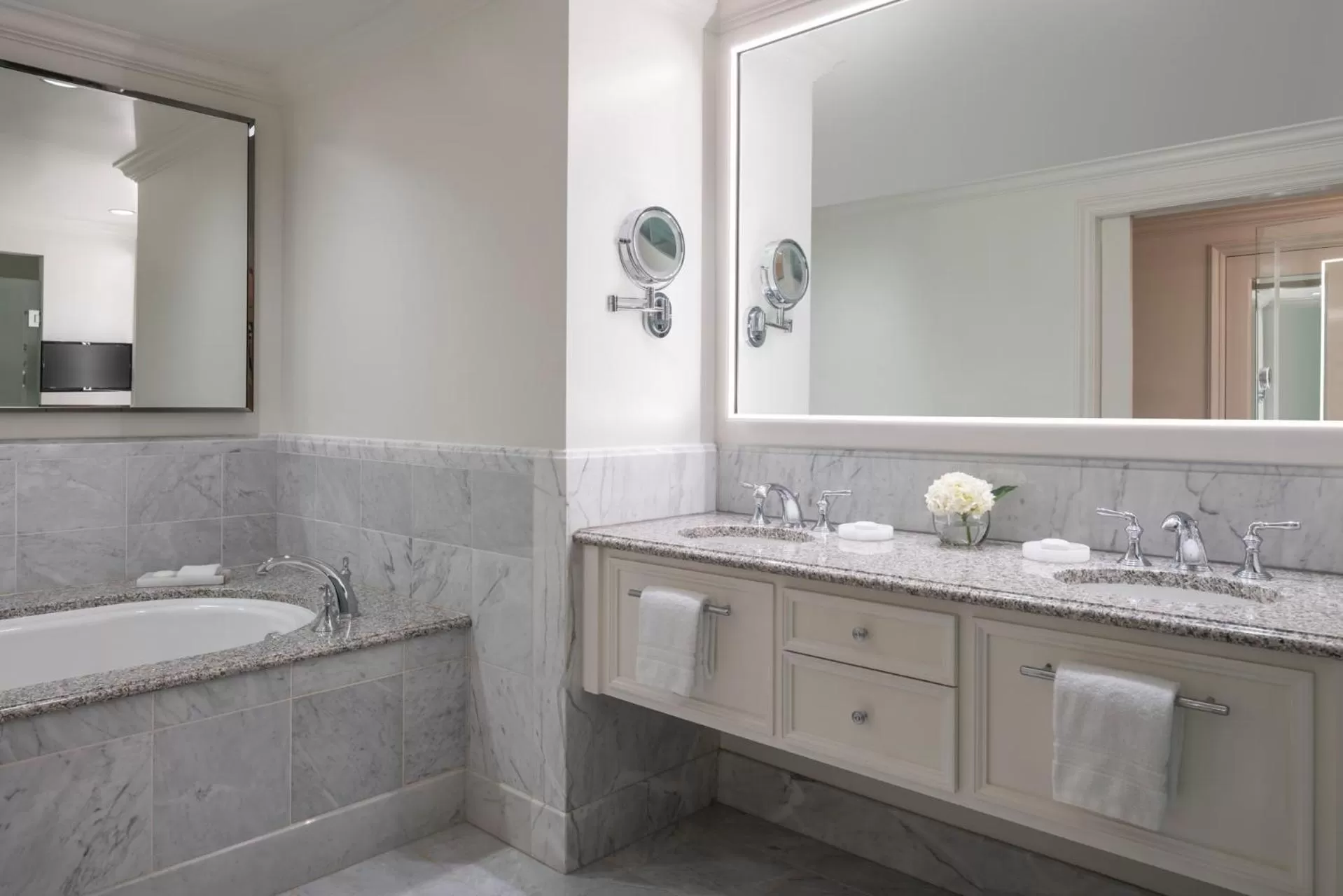 Bathroom in Four Seasons Hotel Westlake Village