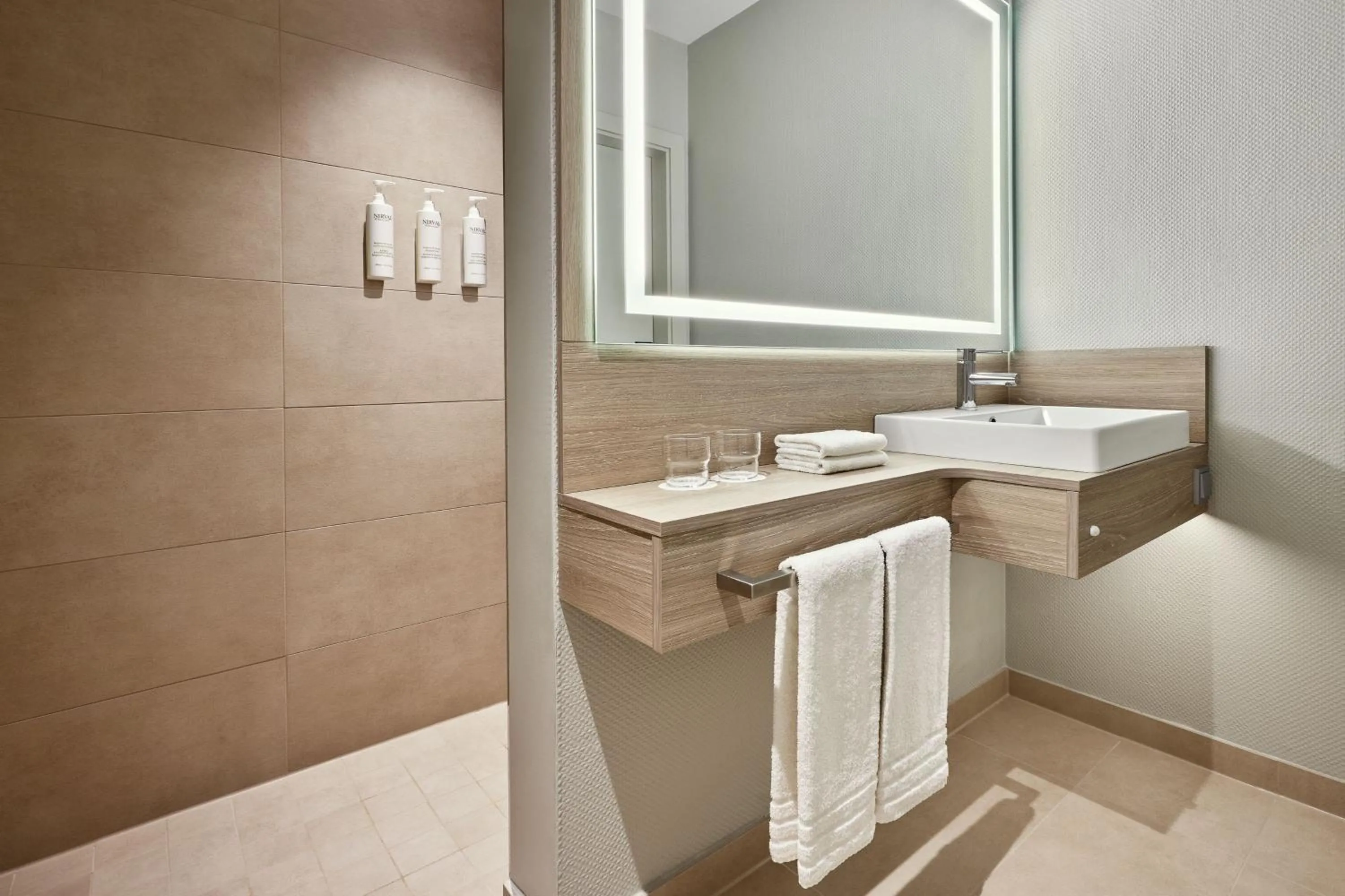 Bathroom in Courtyard by Marriott Dortmund