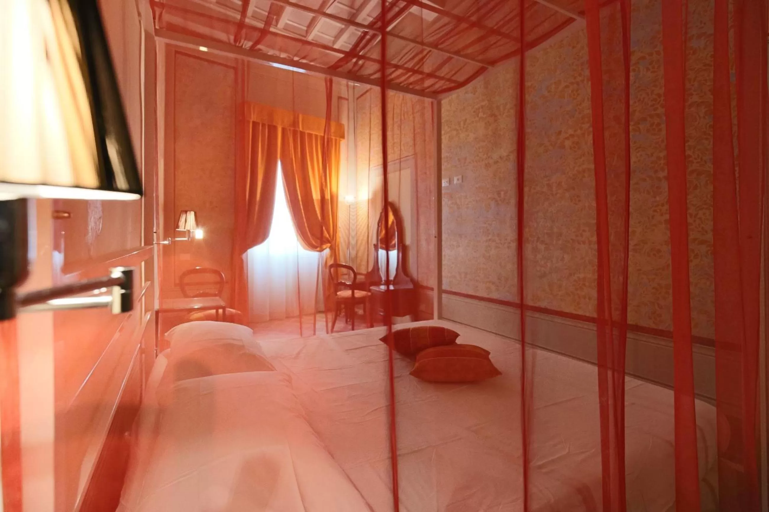 Photo of the whole room, Bed in Uffizi Harmony