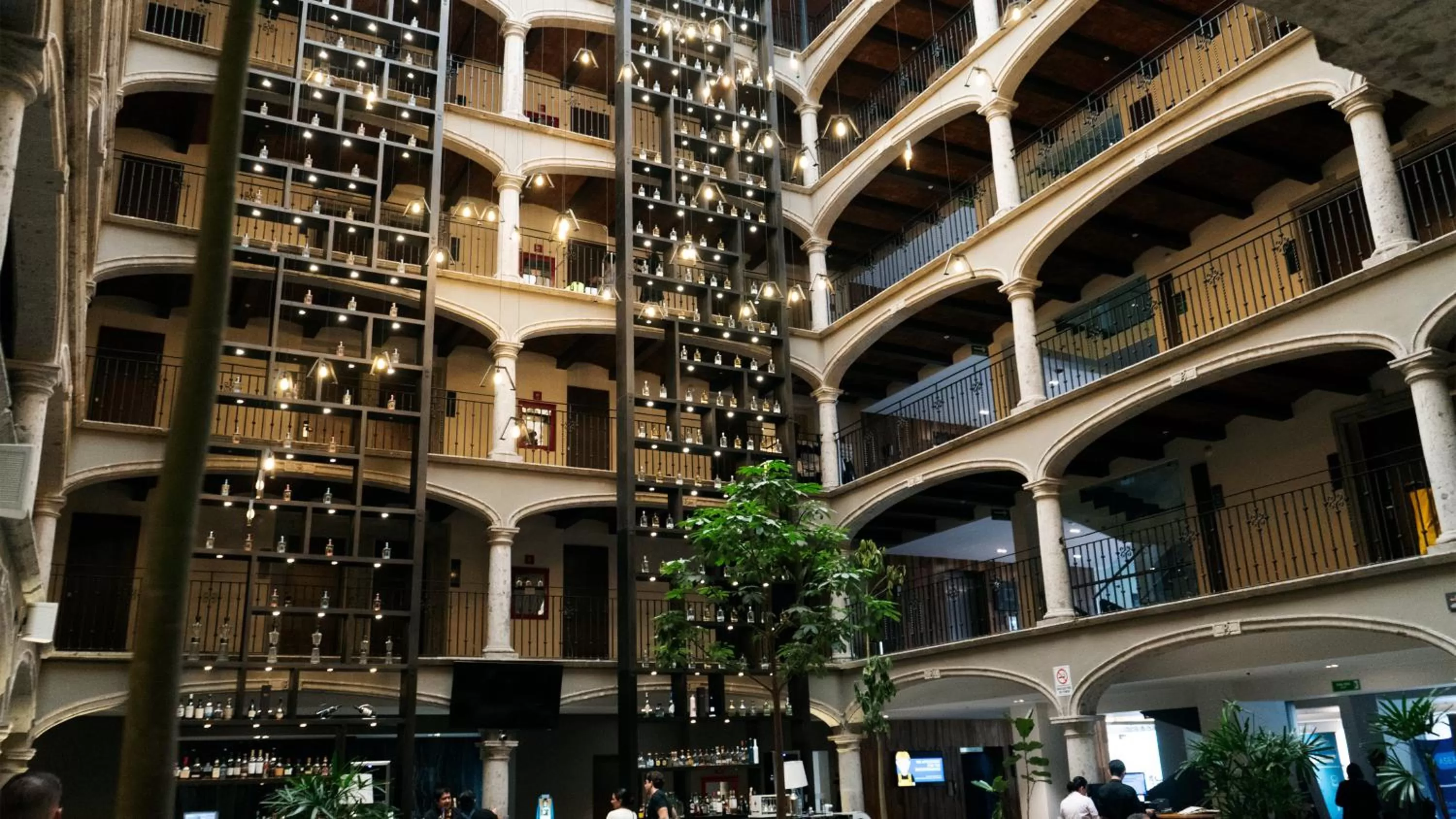 Restaurant/places to eat in Hotel Indigo Guadalajara Expo by IHG