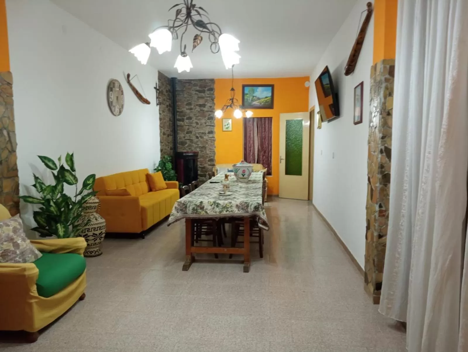 Seating area, Dining Area in Bed & Breakfast Paui