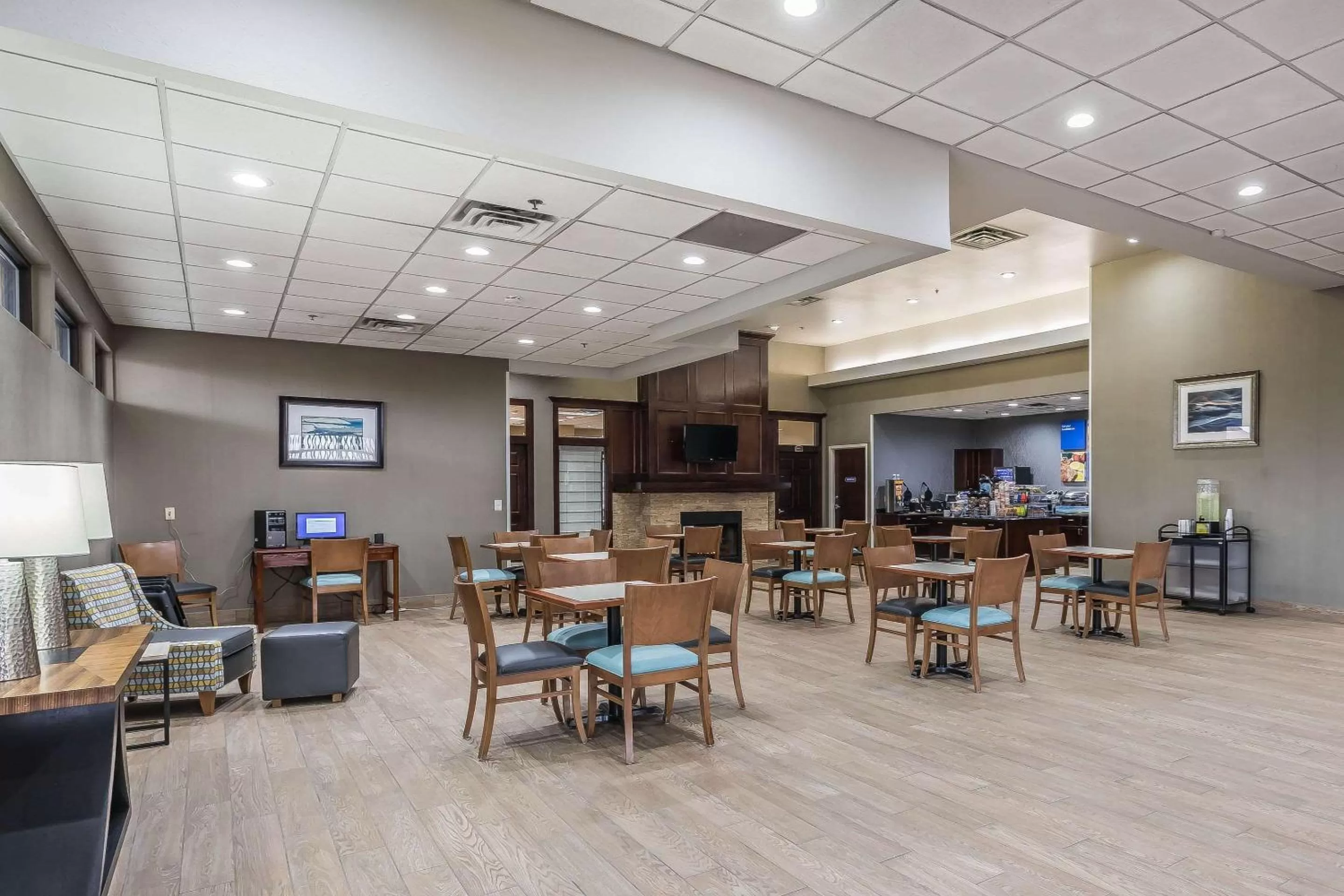 Restaurant/places to eat in Comfort Inn SW Omaha I-80