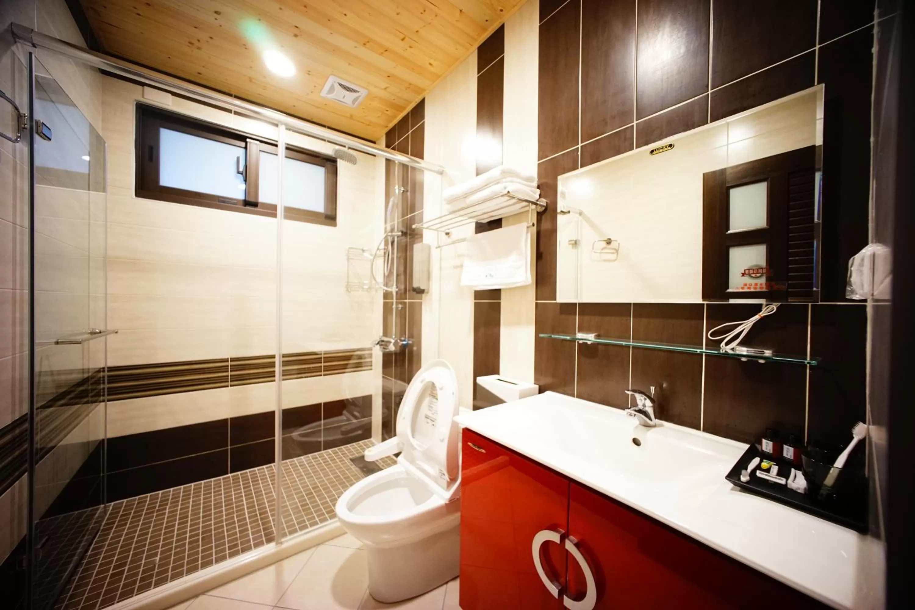 Shower, Bathroom in Visual Range B&B