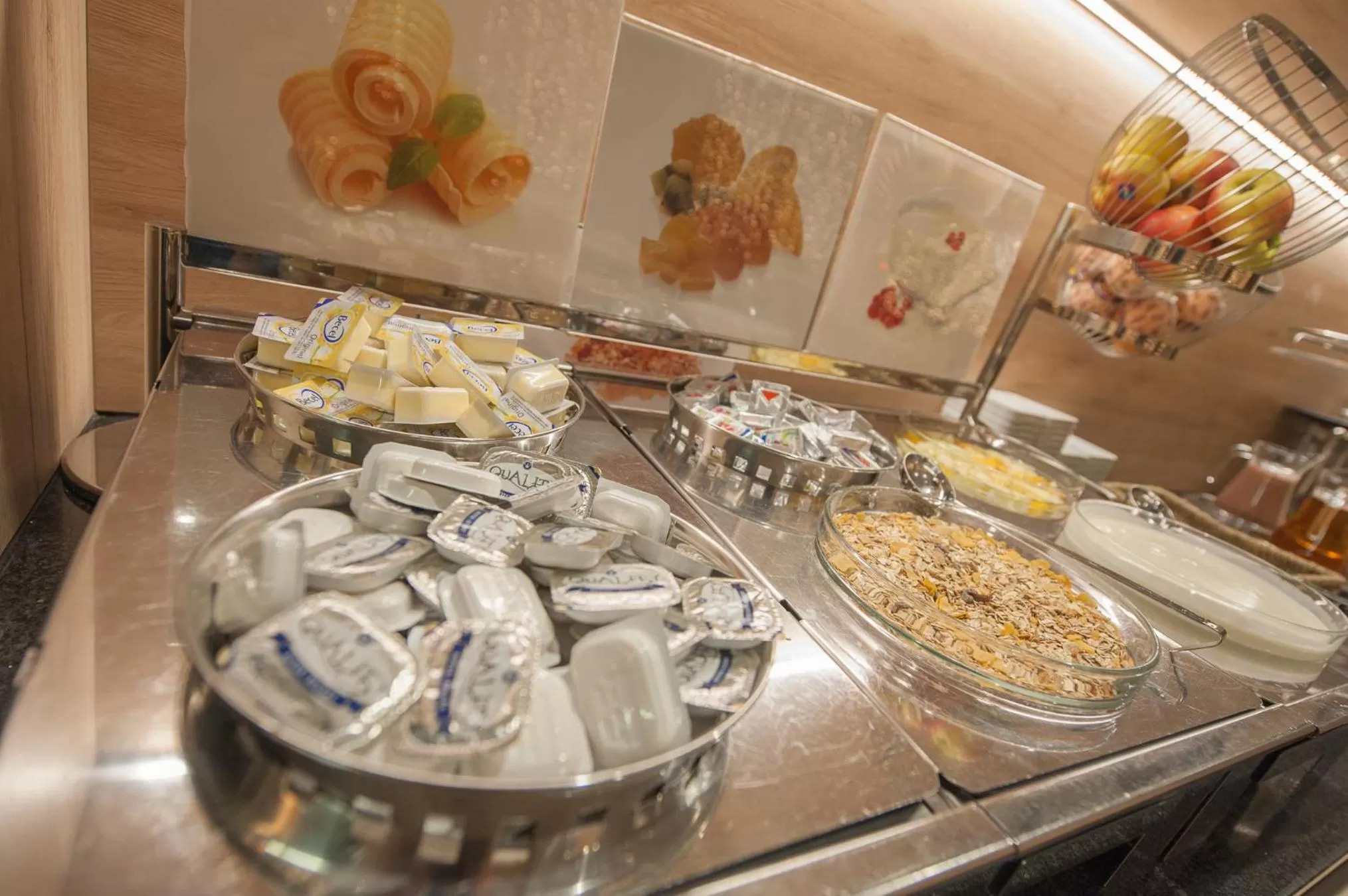 Restaurant/places to eat in Ostend Hotel