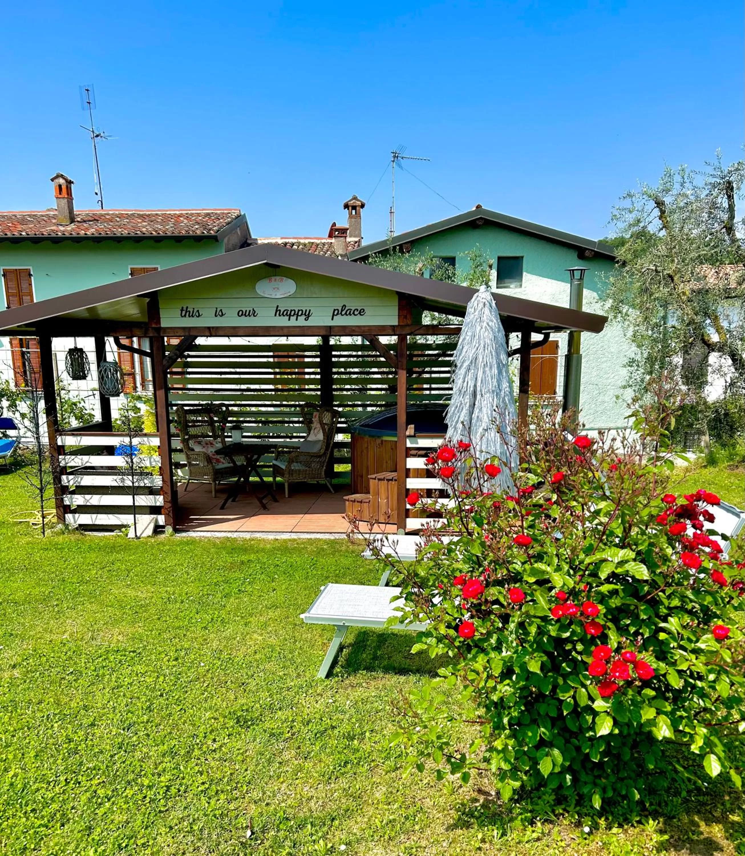 Property Building in La Casa Di Campagna Sul Garda