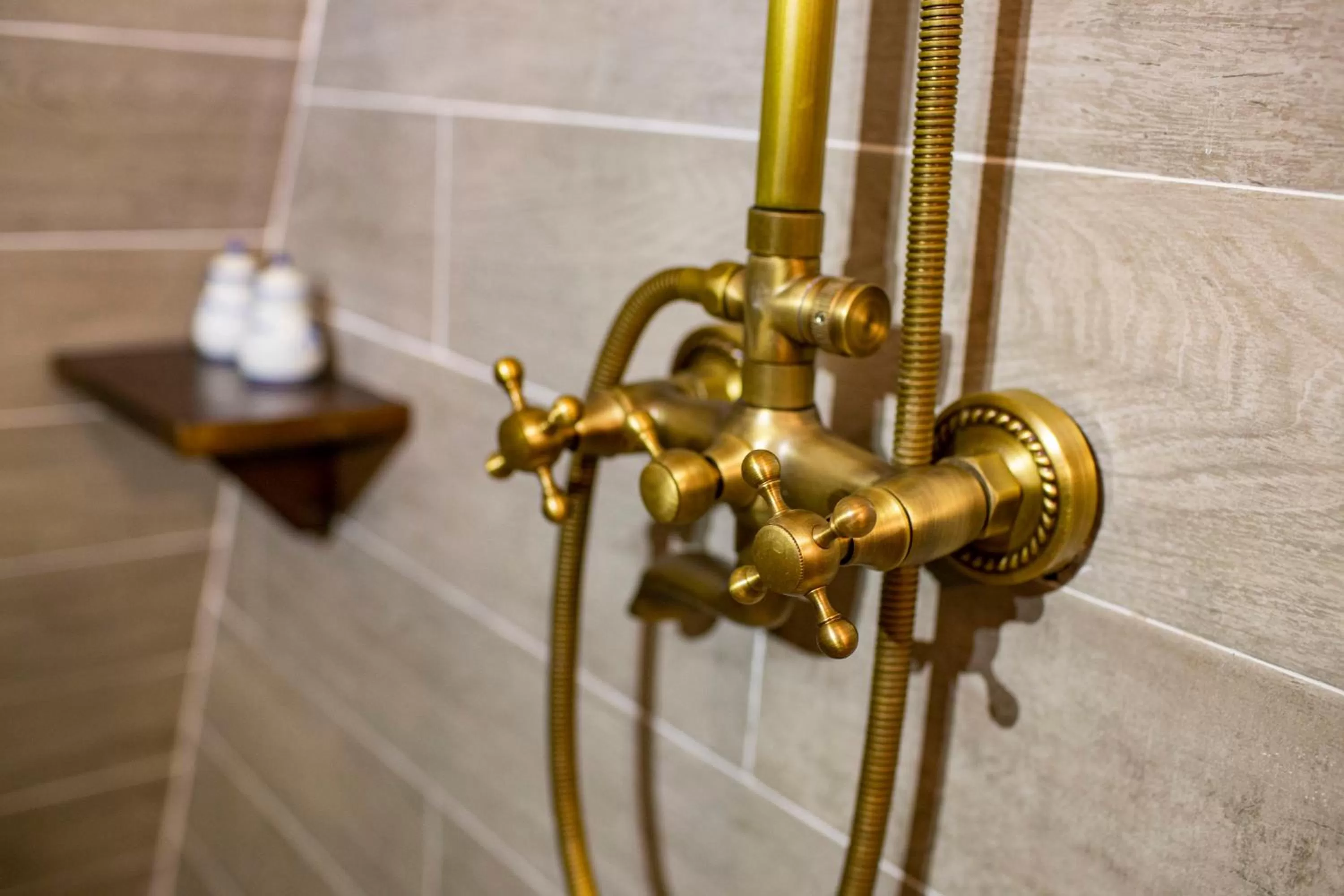 Shower in Bai Dinh Garden Resort & Spa