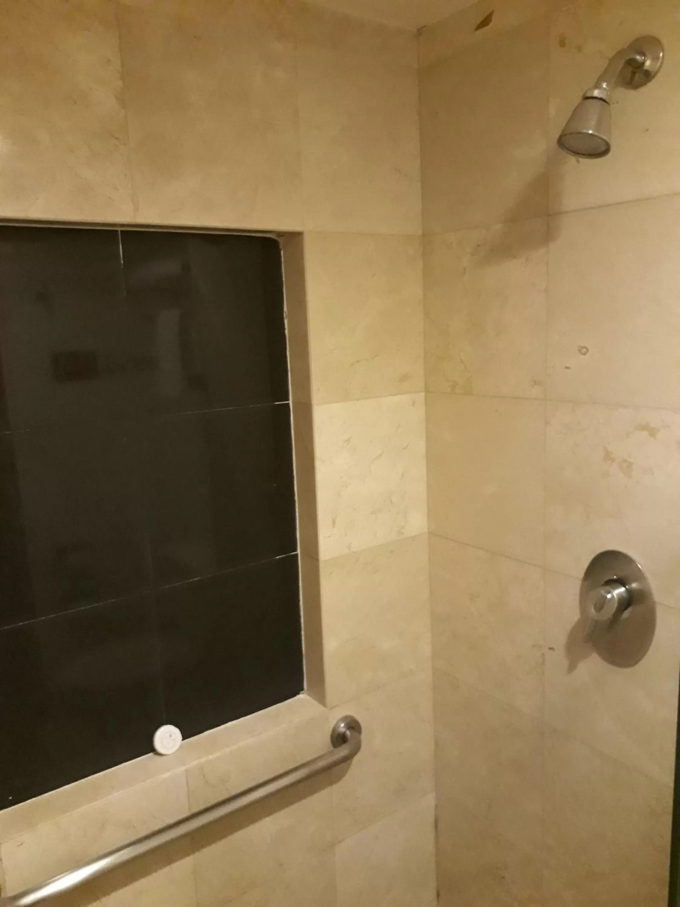 Bathroom in Hotel & Suites PF