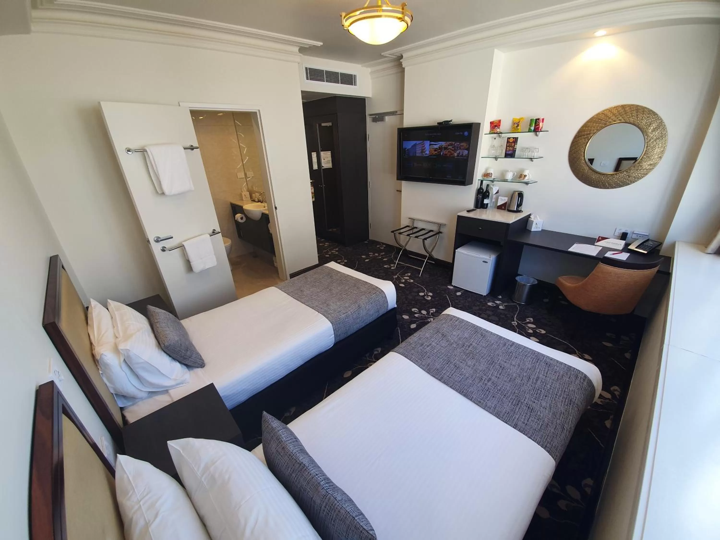 Bed in Burke and Wills Hotel Toowoomba