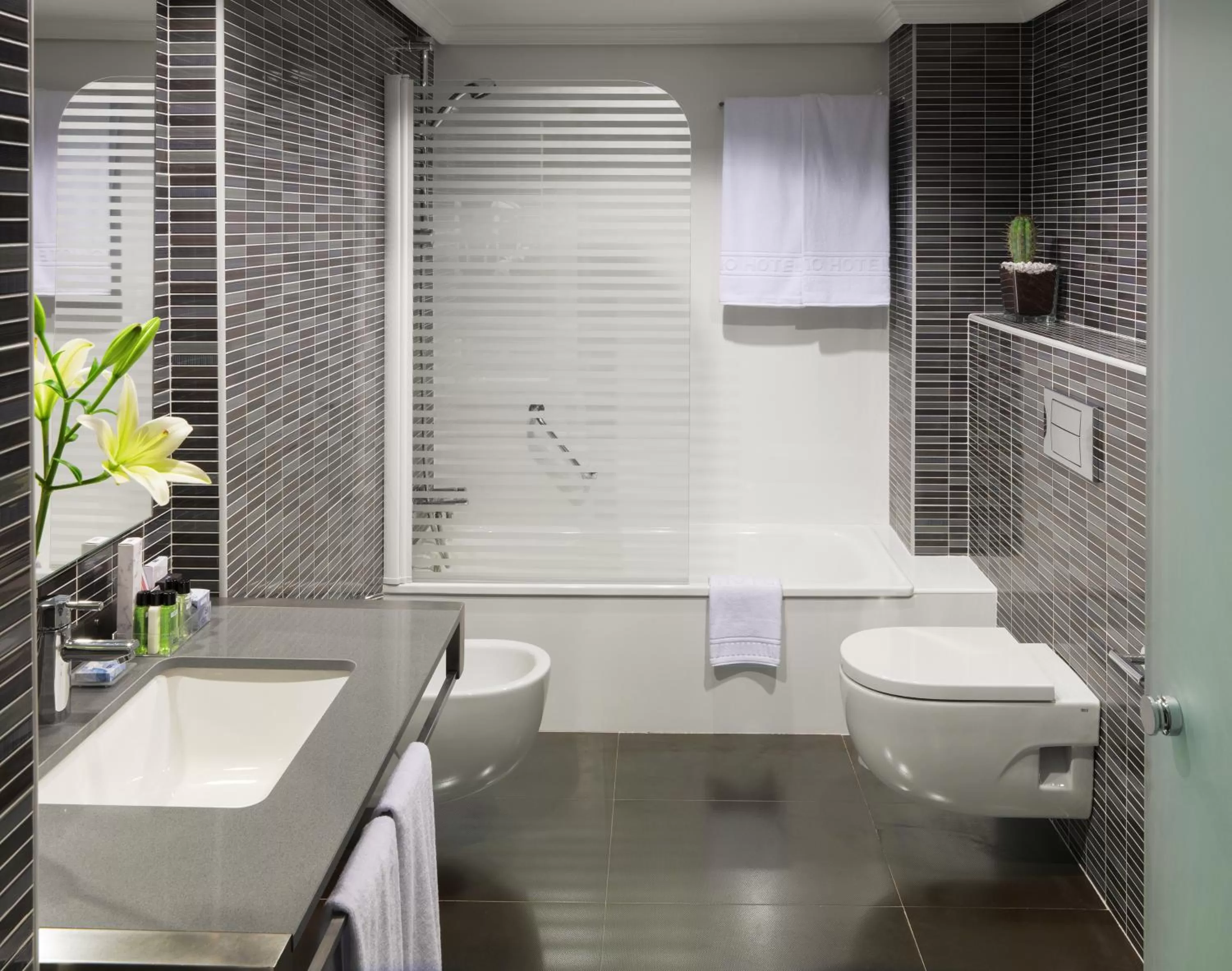 Bathroom in H10 Lanzarote Princess