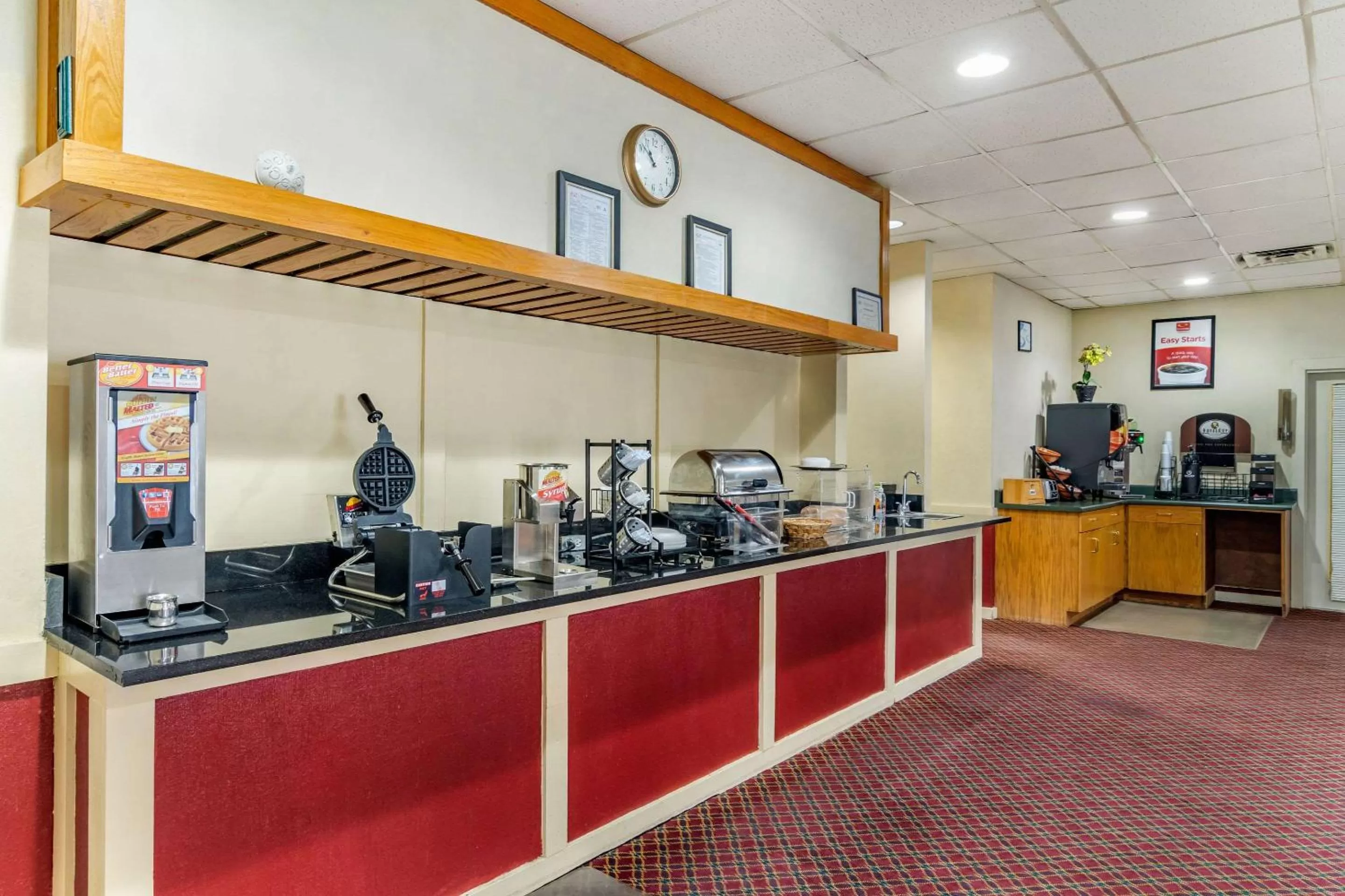 Restaurant/places to eat in Econo Lodge - Perry National Fair Ground Area