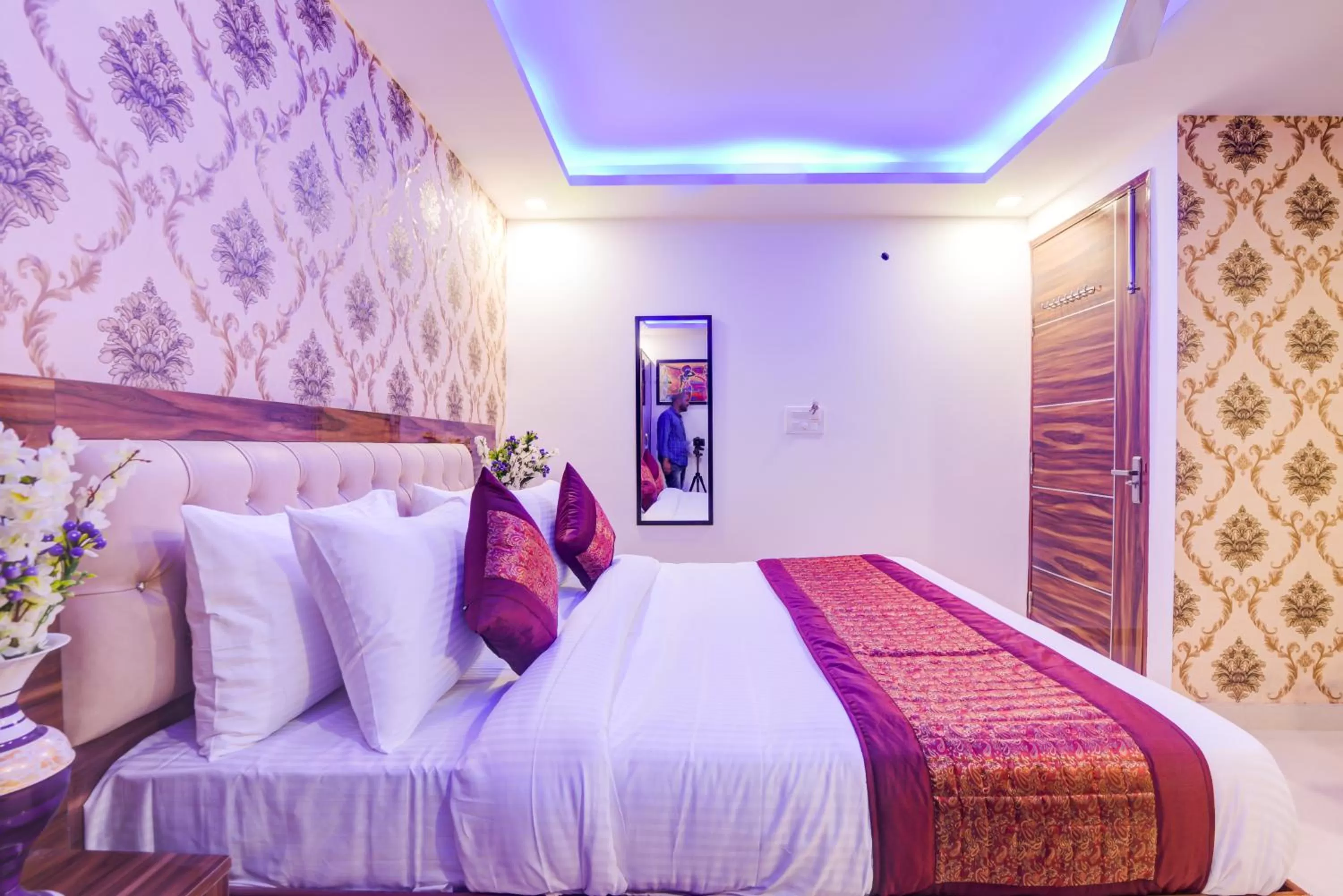 Bed in Hotel Festival Mahipalpur At Delhi Airport