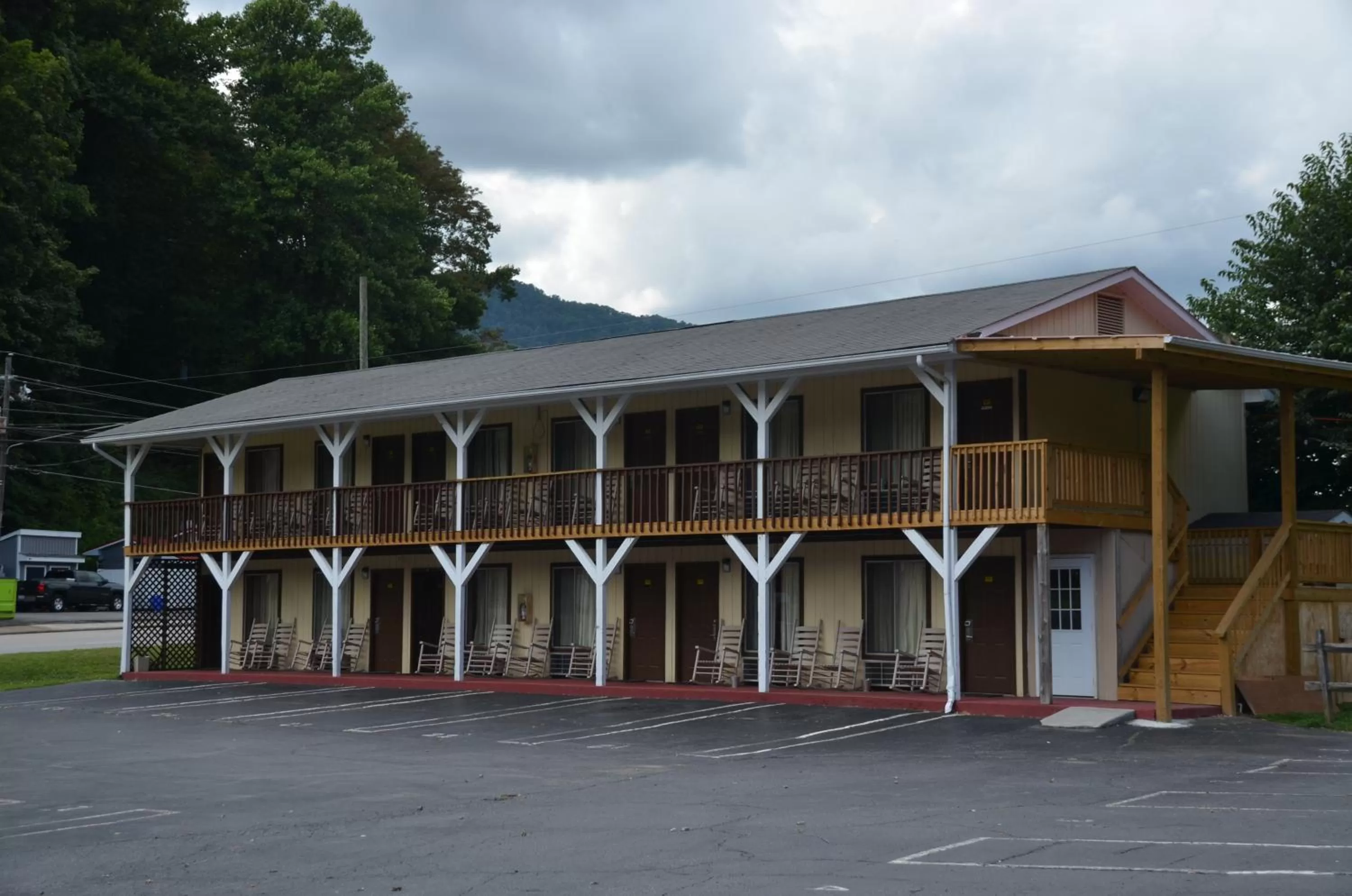 Mountain view in Travelowes Motel - Maggie Valley