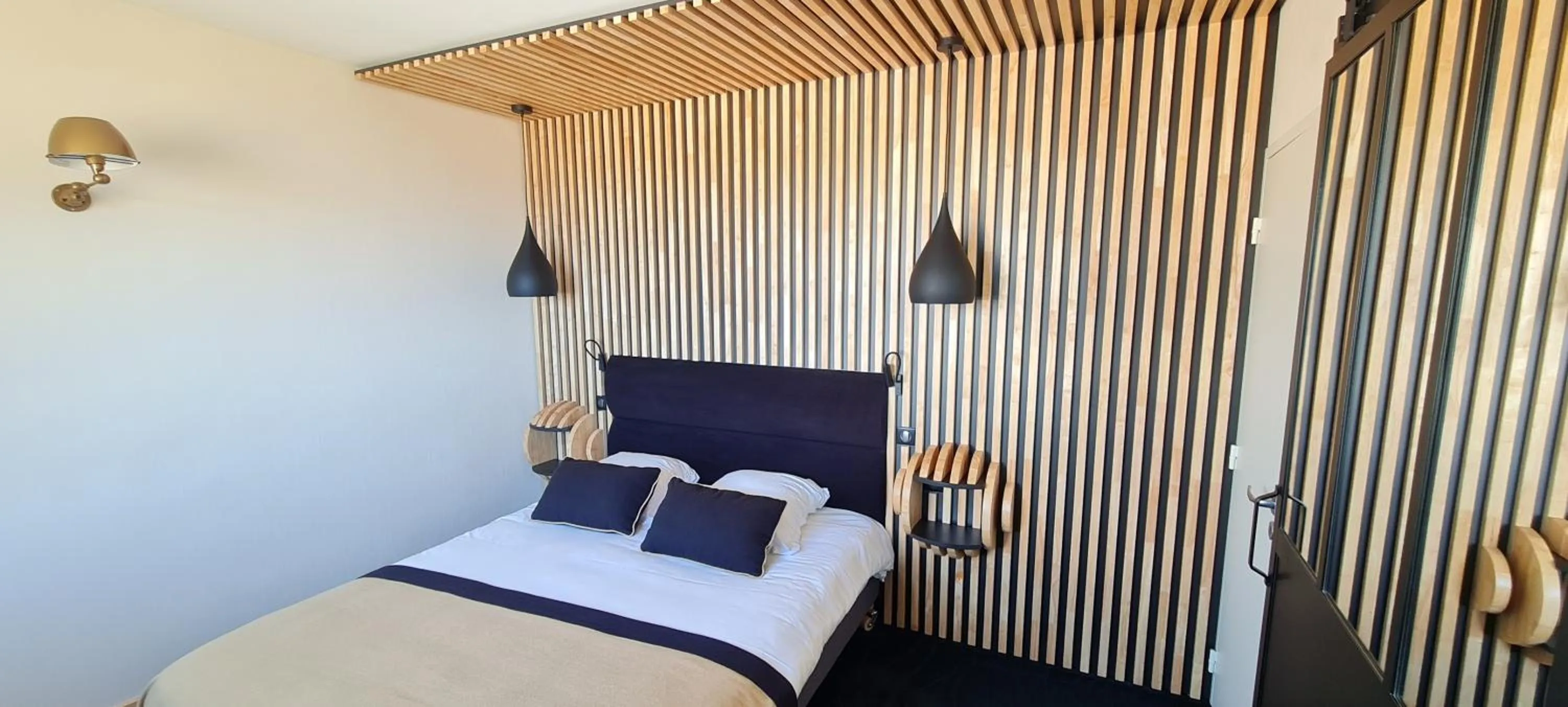 Bed in Hôtel Les Brises