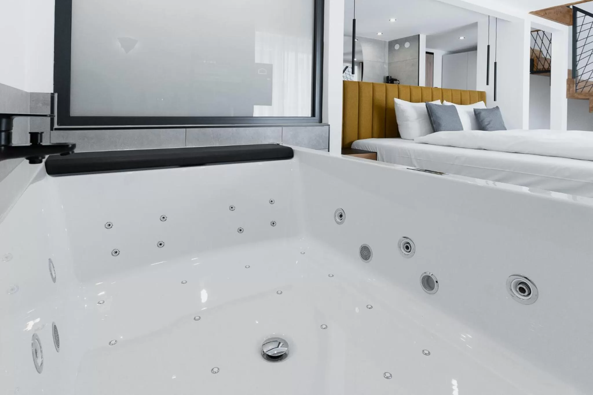 Hot Tub, Bed in Hotel Andante Rust