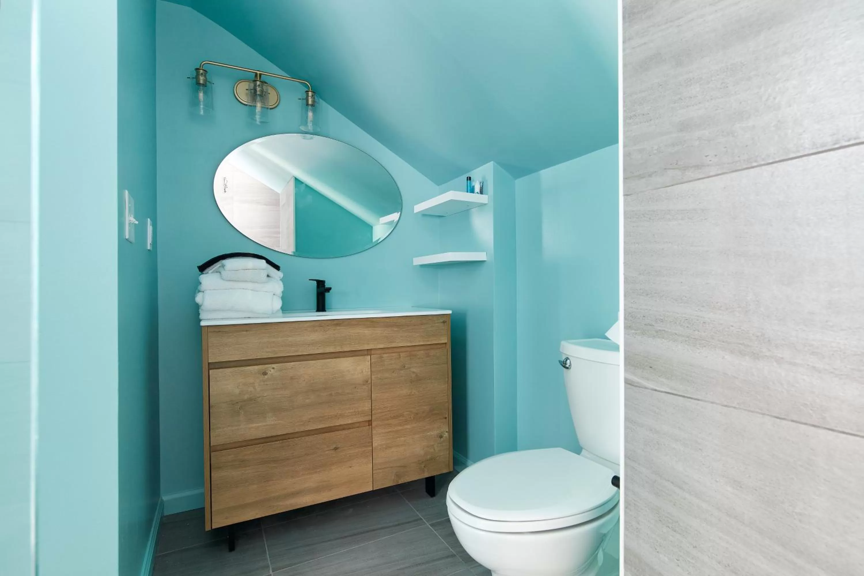 Toilet in The Cornell Inn, Lenox & The Berkshires