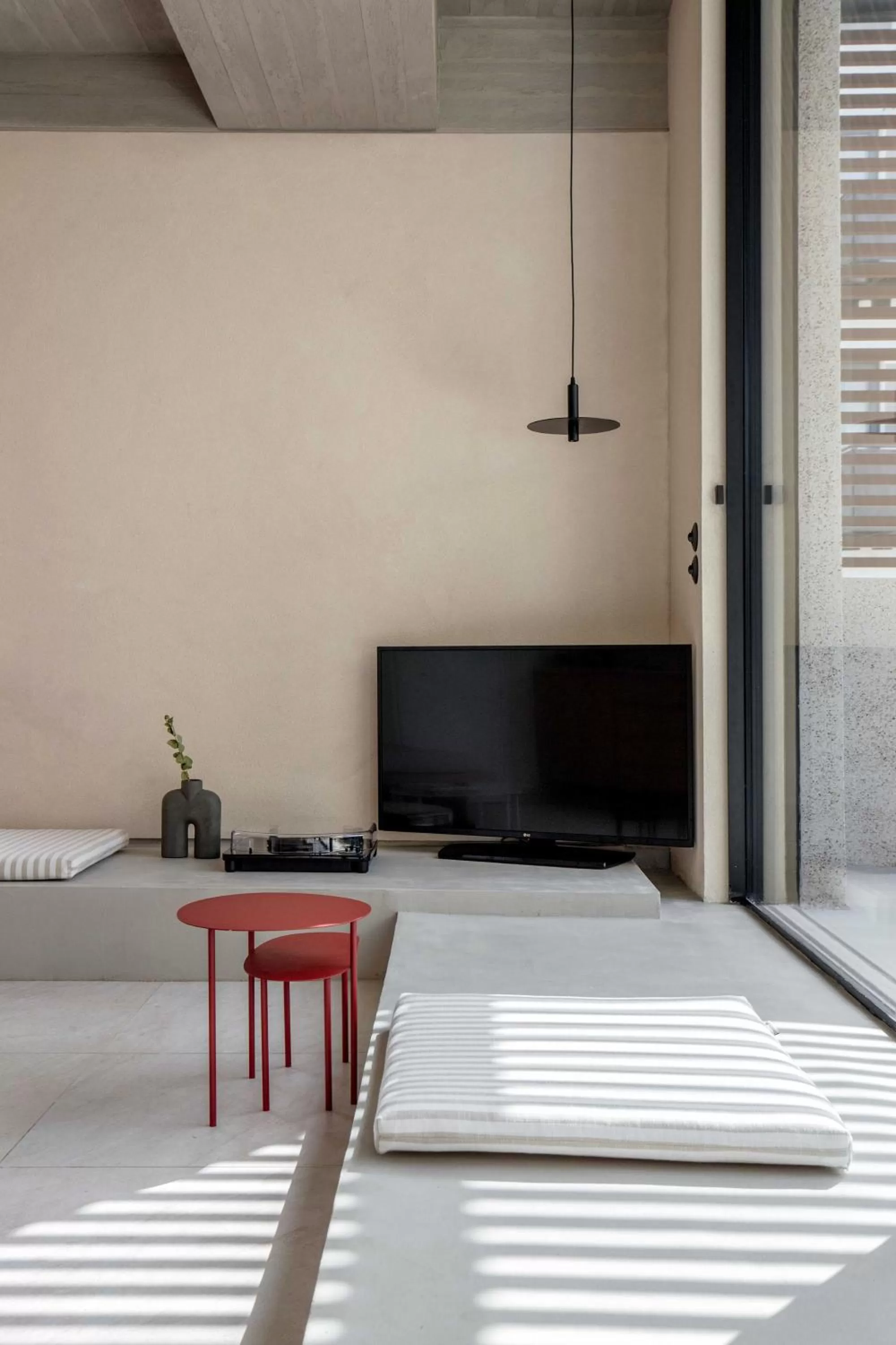 TV and multimedia in The Newel Psychiko