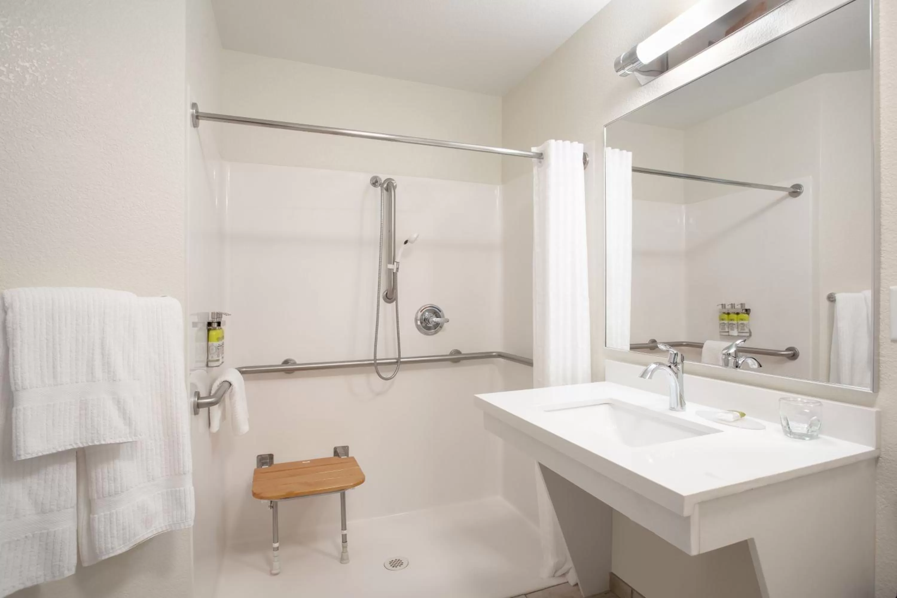Queen Studio Suite - Mobility Access Roll in Shower/Non-Smoking in Candlewood Suites Cheyenne, an IHG Hotel