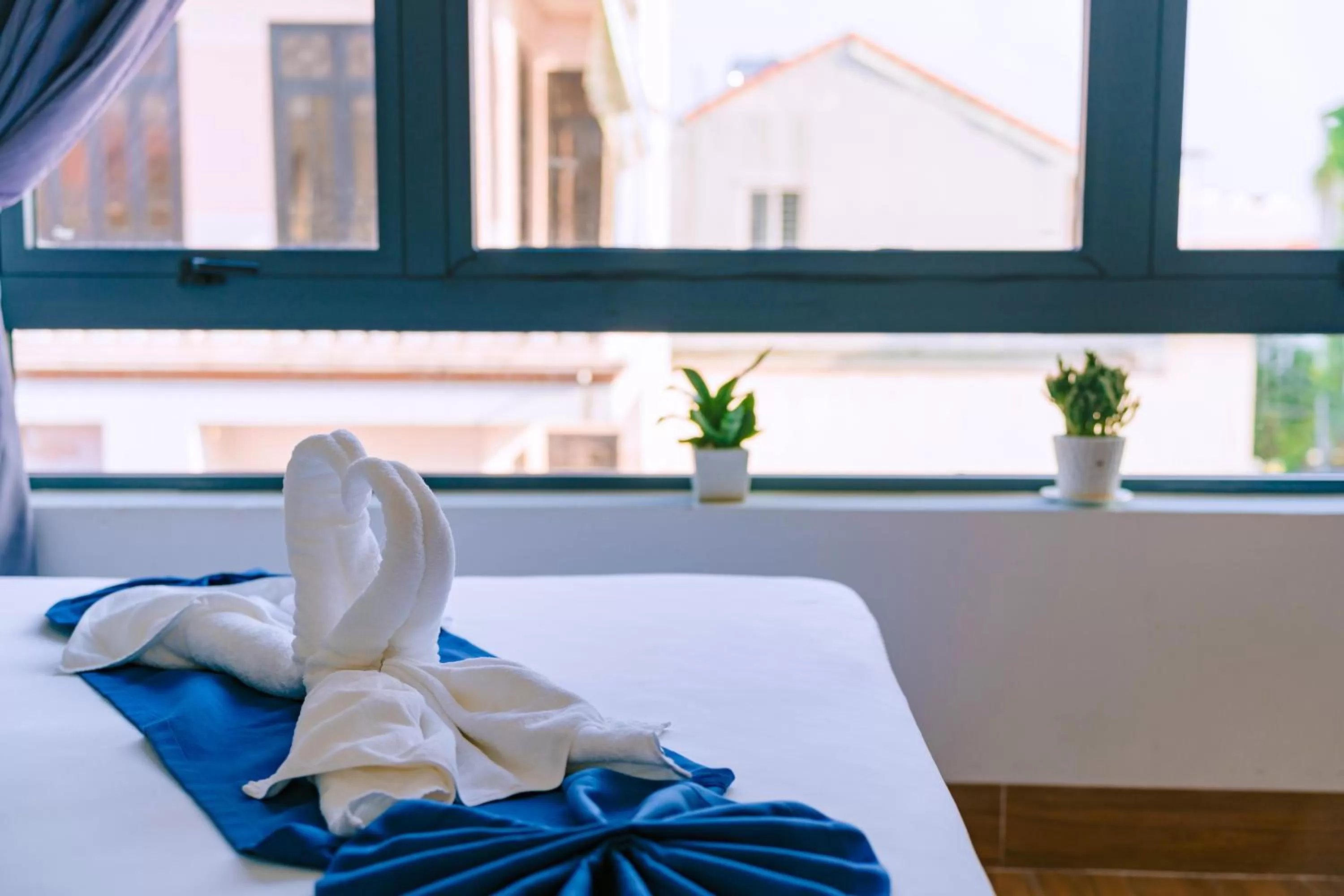 Bedroom, Bed in Vinh Khang Homestay