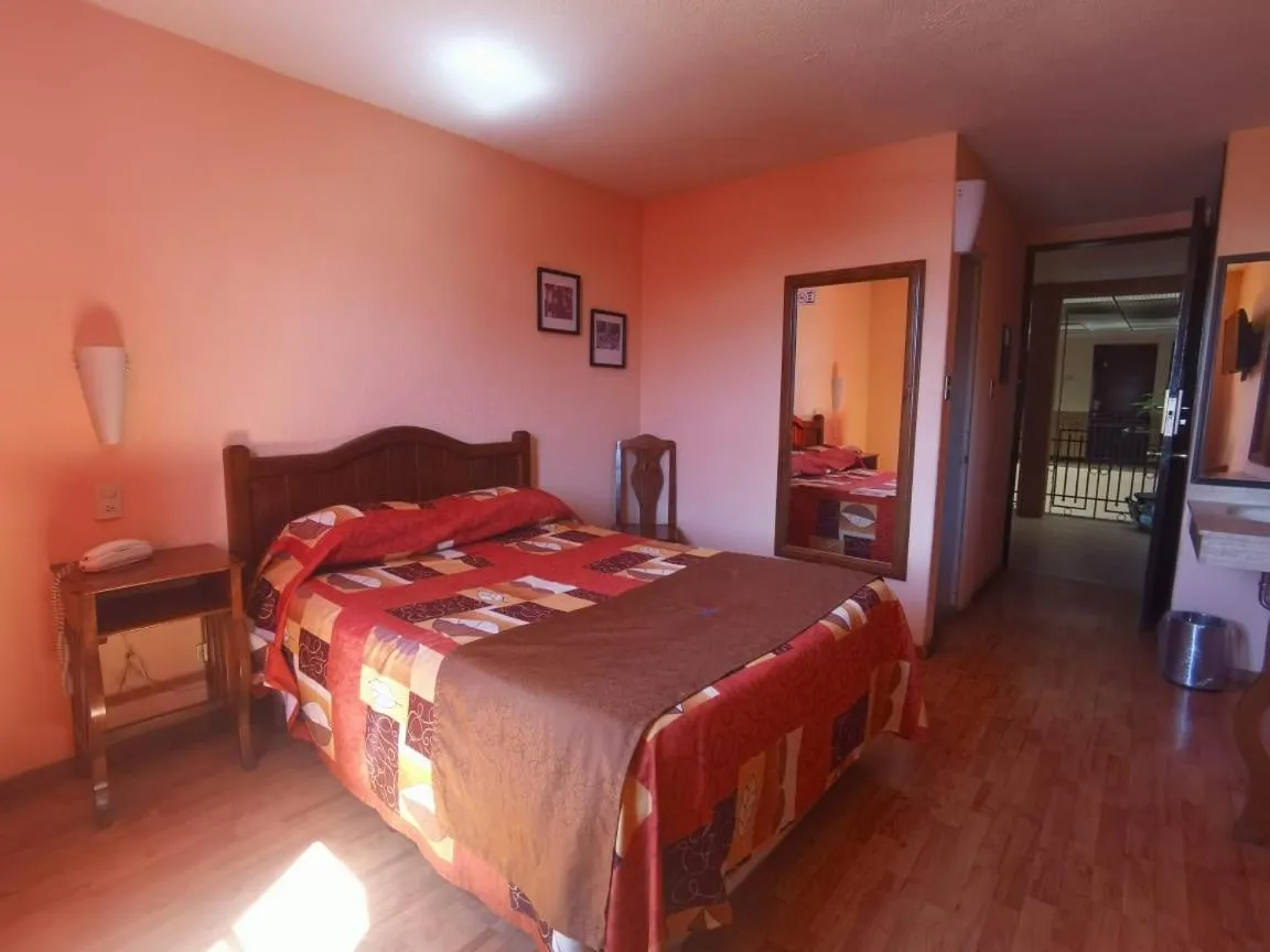 Photo of the whole room, Bed in Hotel San Angel