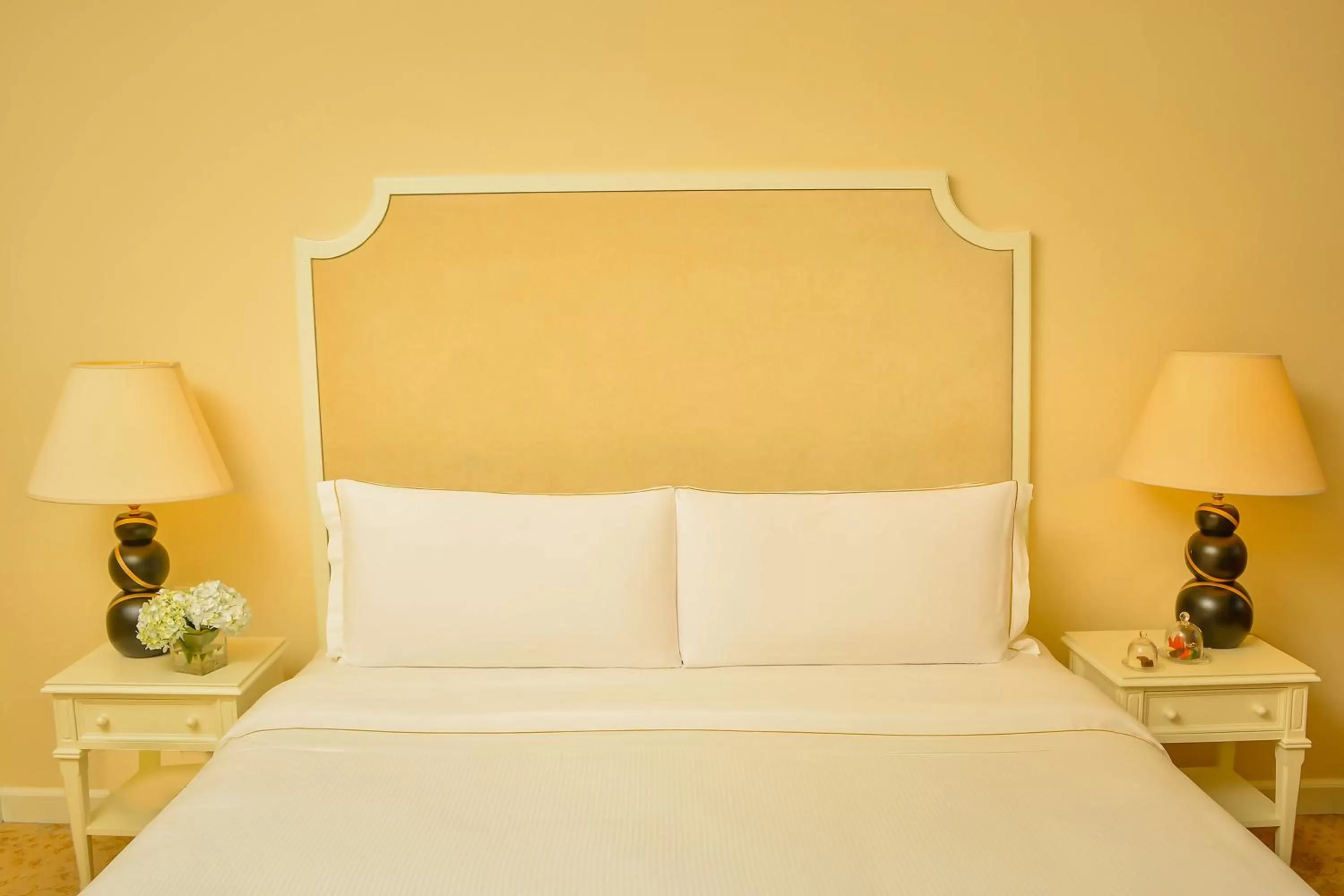 Bedroom, Bed in The Kingsbury Colombo