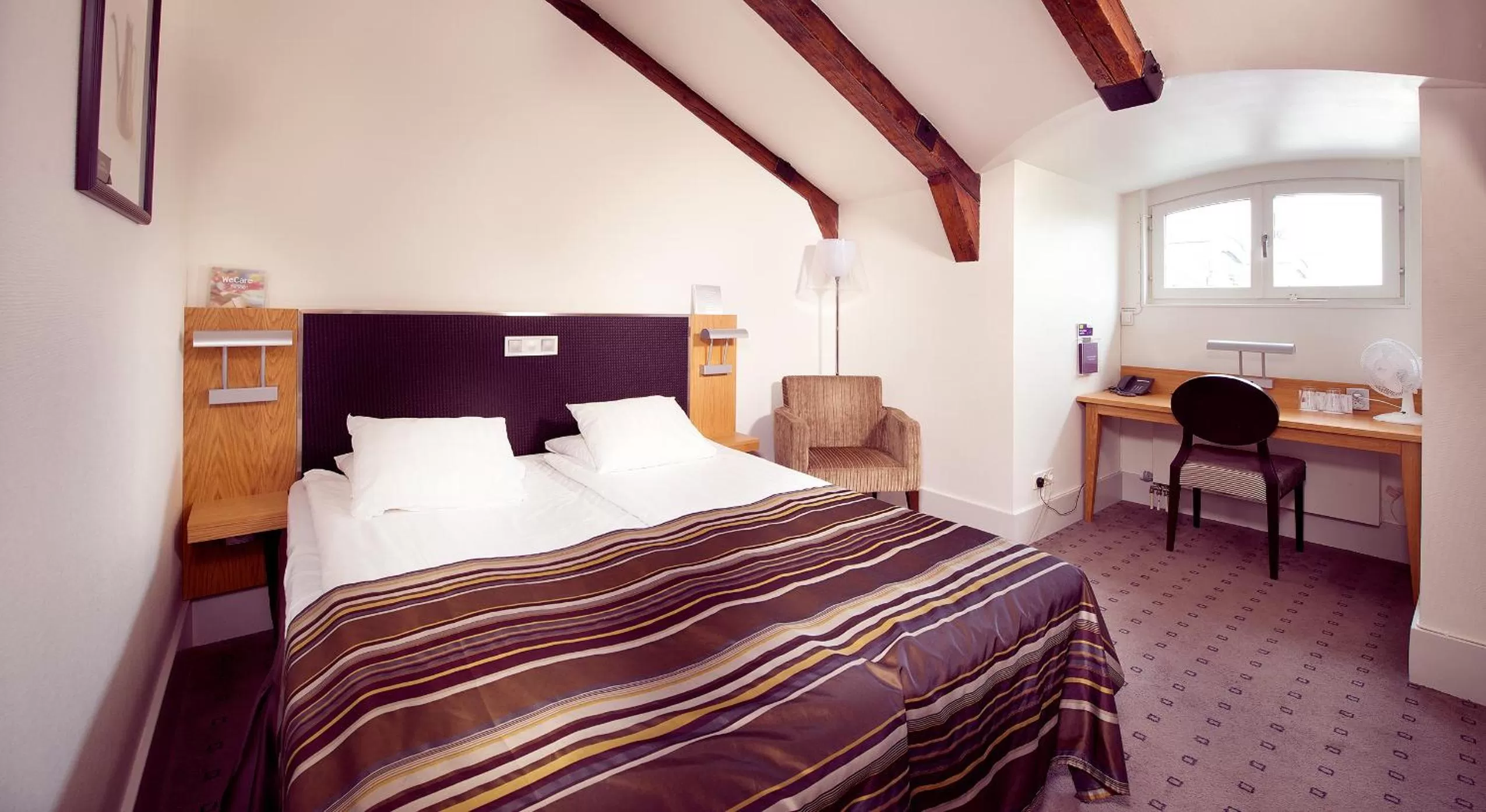 Bed in Home Hotel Bilan