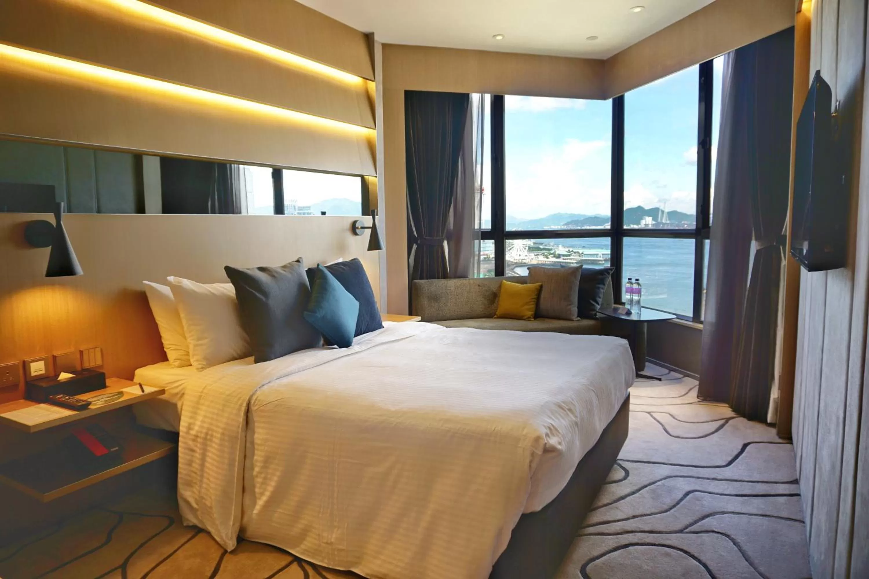 Photo of the whole room, Bed in The Harbourview - Chinese YMCA of Hong Kong