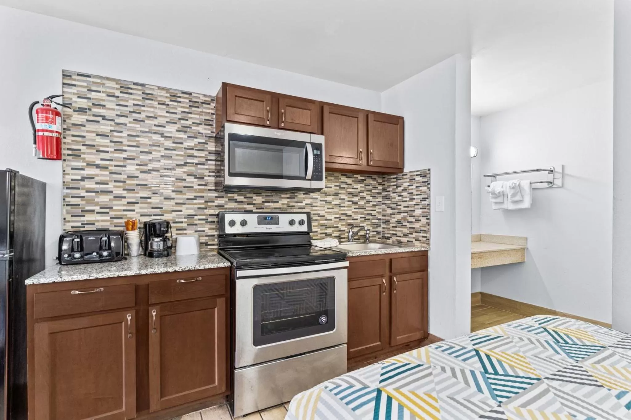 Kitchen or kitchenette in Studio 6 Wilmington, NC