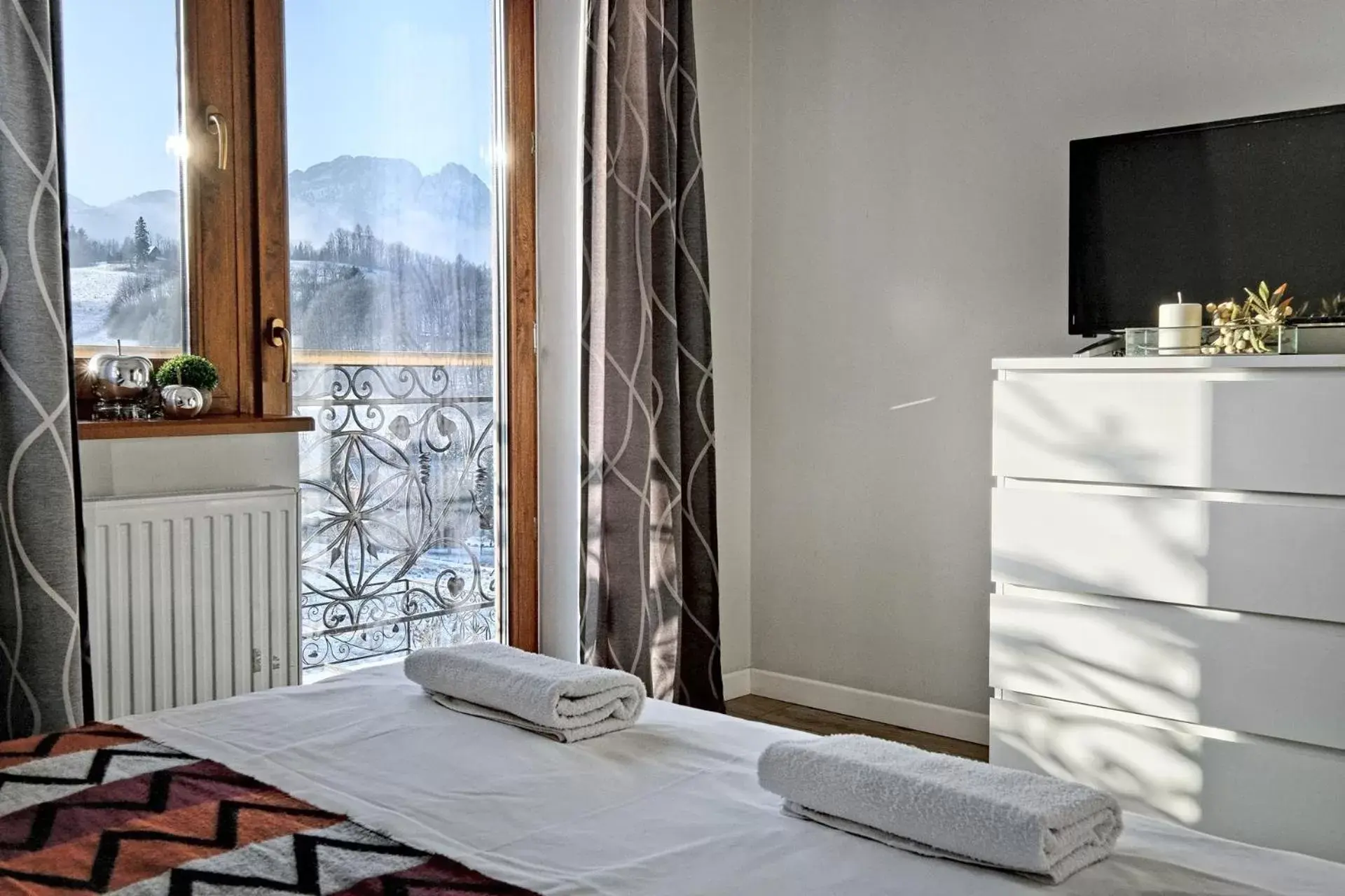 Double Room with Mountain View in Apartamenty Maciejka Odkryj Zakopane Double Room with Mountain View in Apartamenty Maciejka Odkryj Zakopane