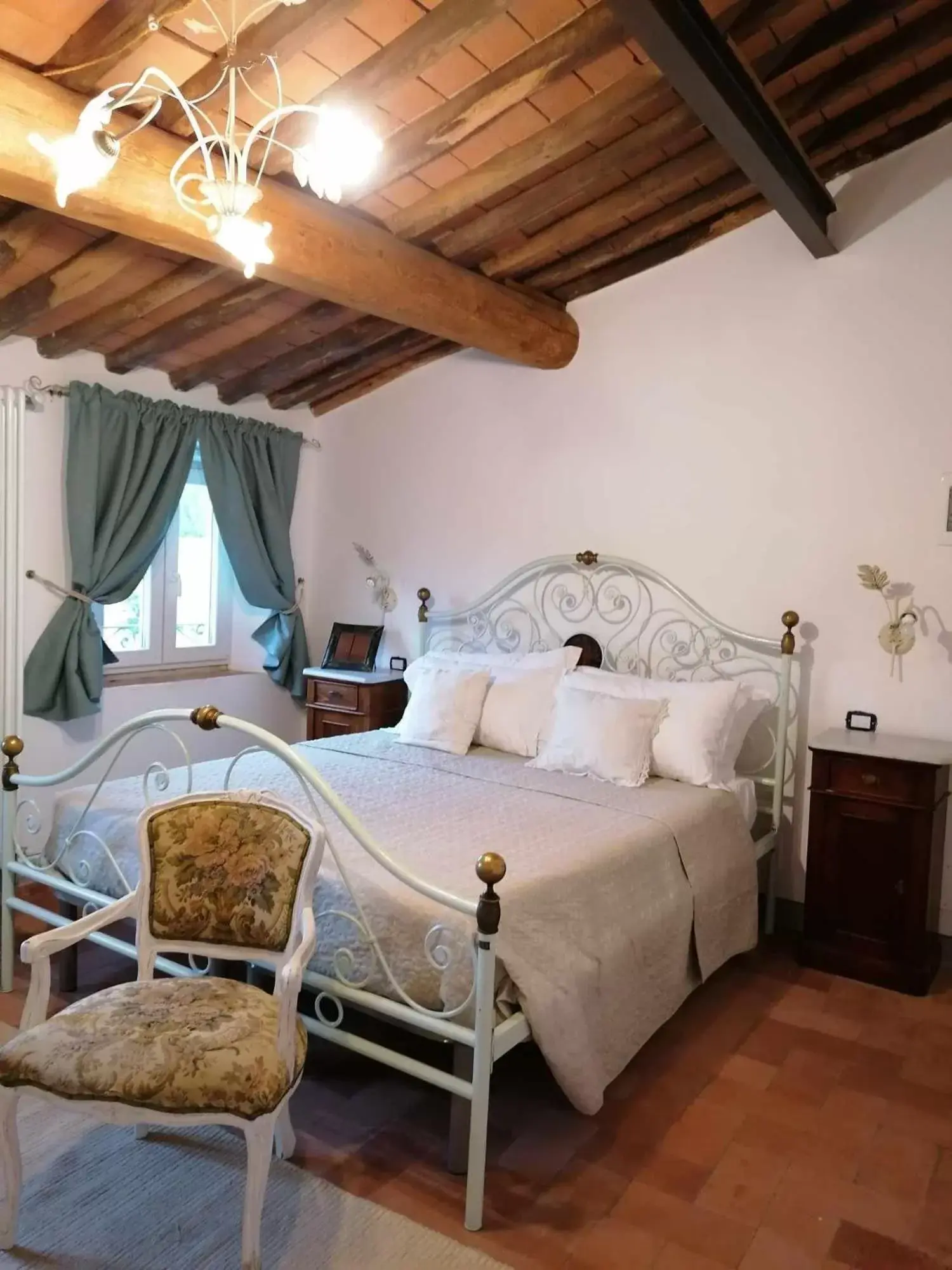 Deluxe Double Room in BeB La Rosa Nel Verde Deluxe Double Room in BeB La Rosa Nel Verde