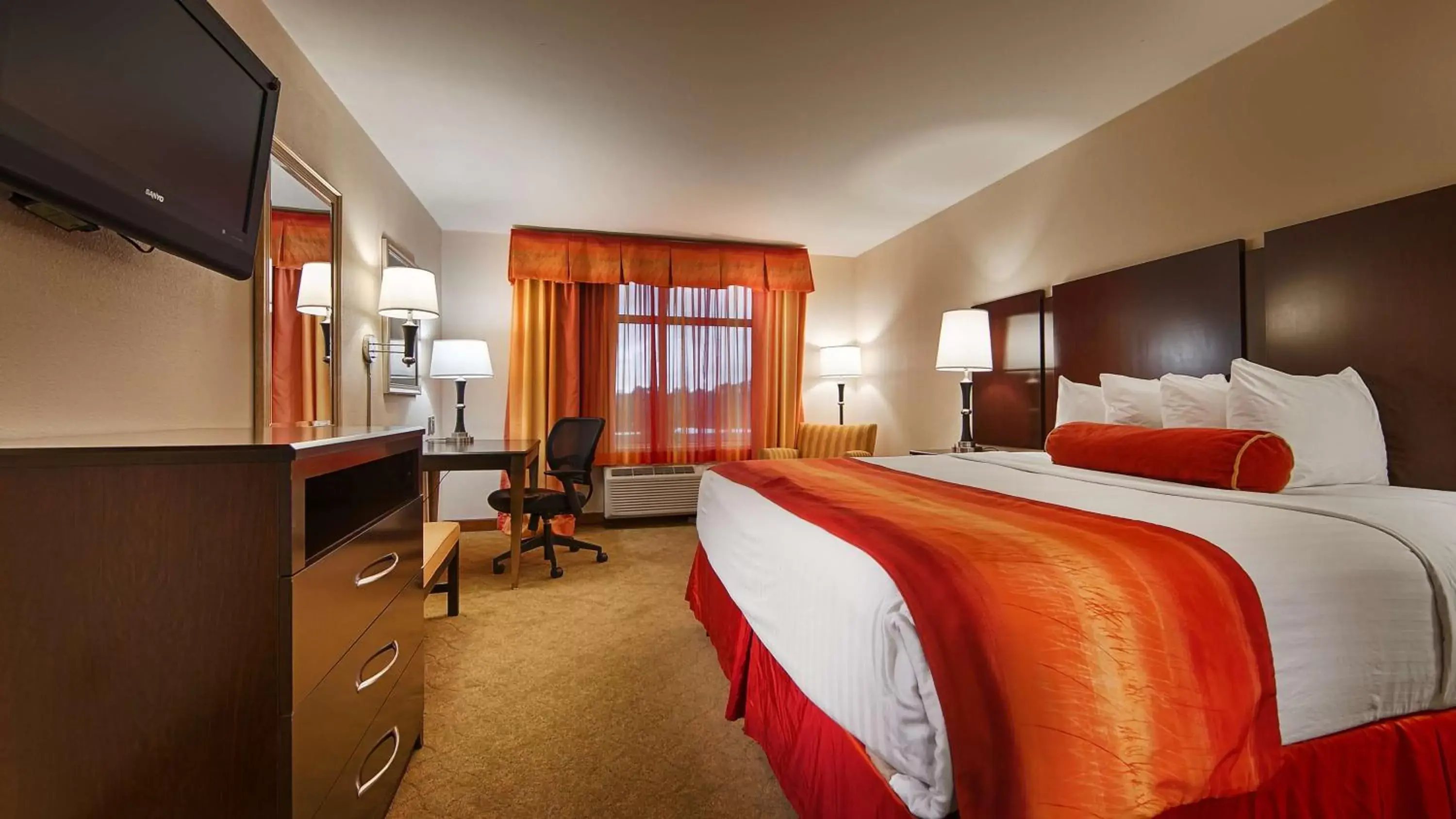 King Suite with Spa Bath - Non-Smoking in Best Western Plus Jacksonville West King Suite with Spa Bath - Non-Smoking in Best Western Plus Jacksonville West