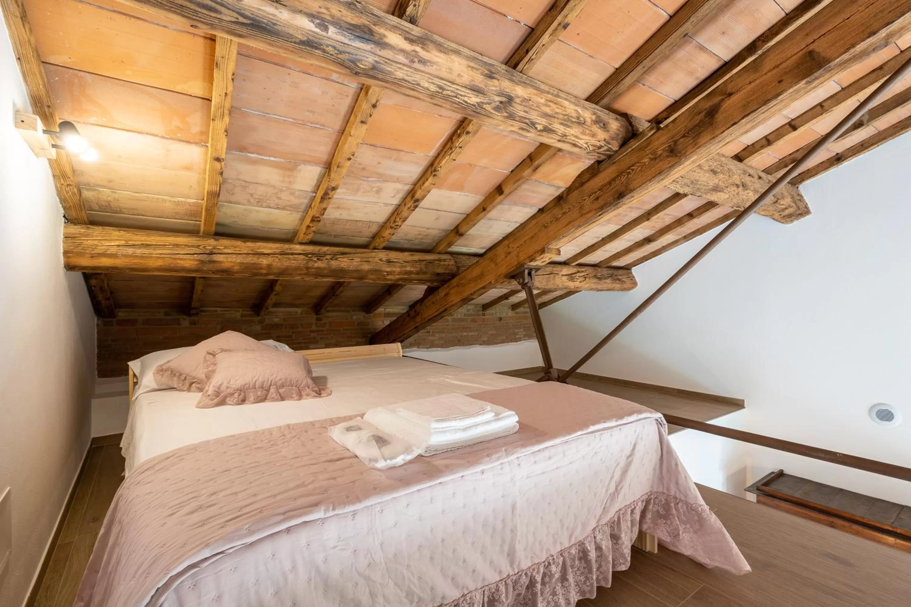 Photo of the whole room, Bed in B&B Podere Curtatone