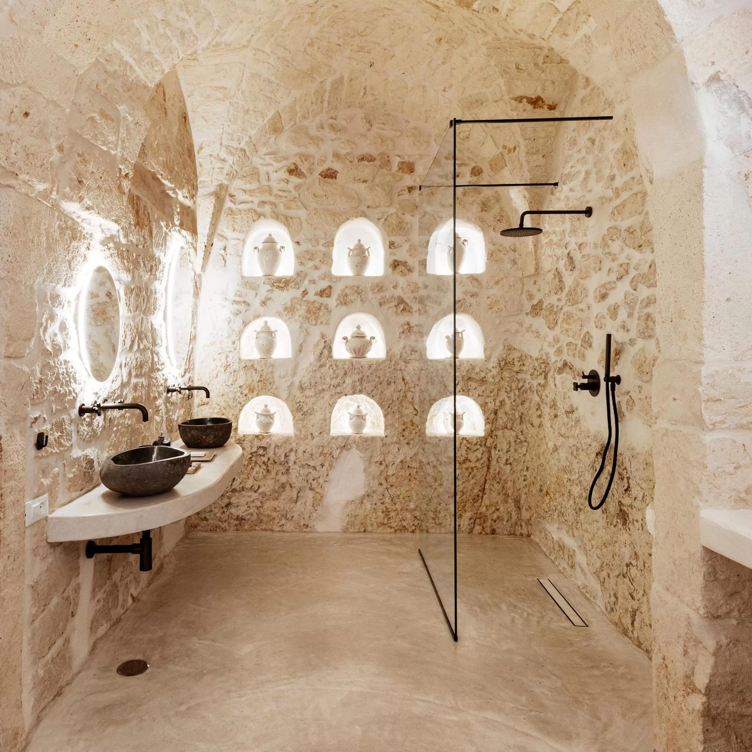 Bathroom in Alesia Luxury Cave