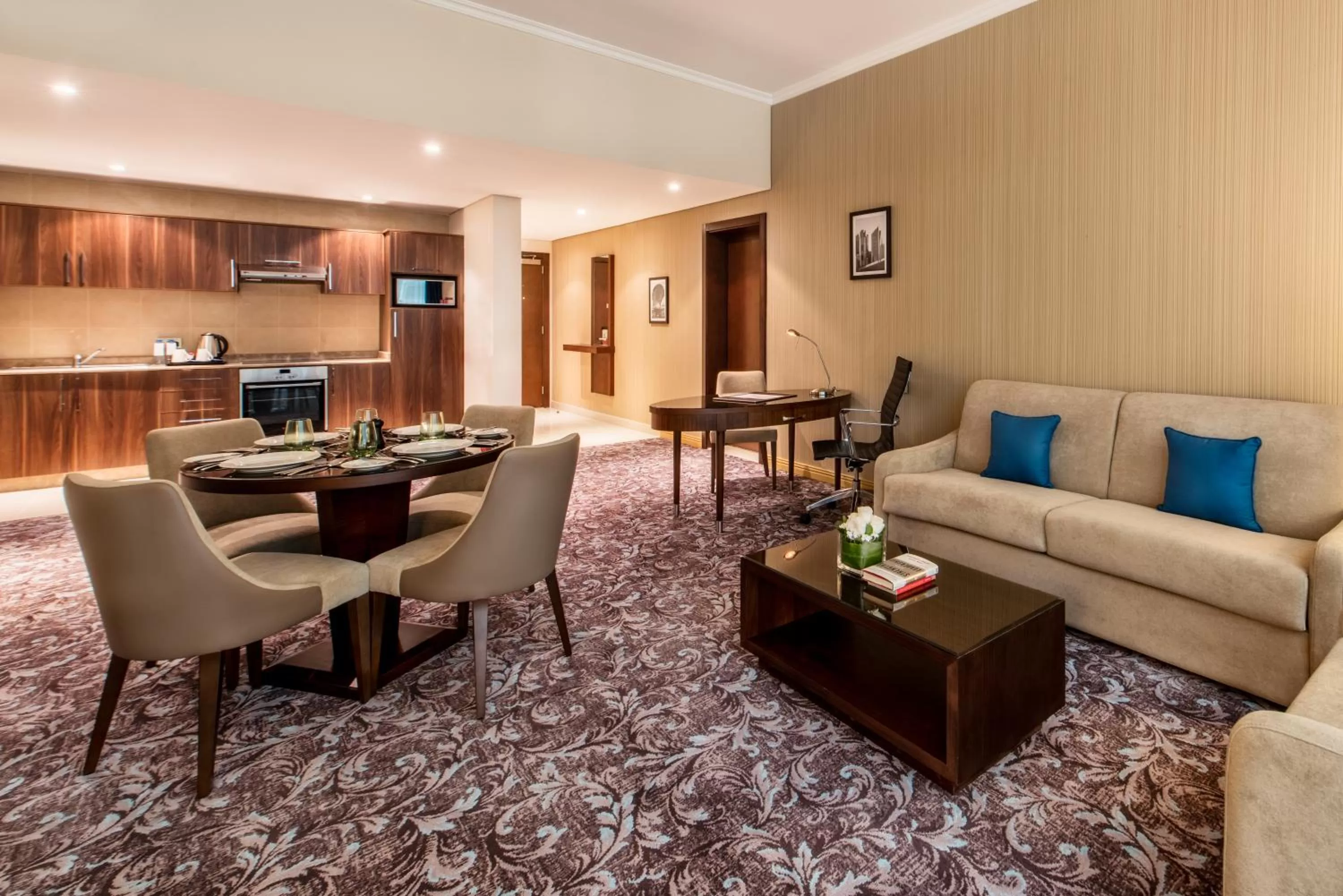 Living room in Golden Tulip Doha Hotel