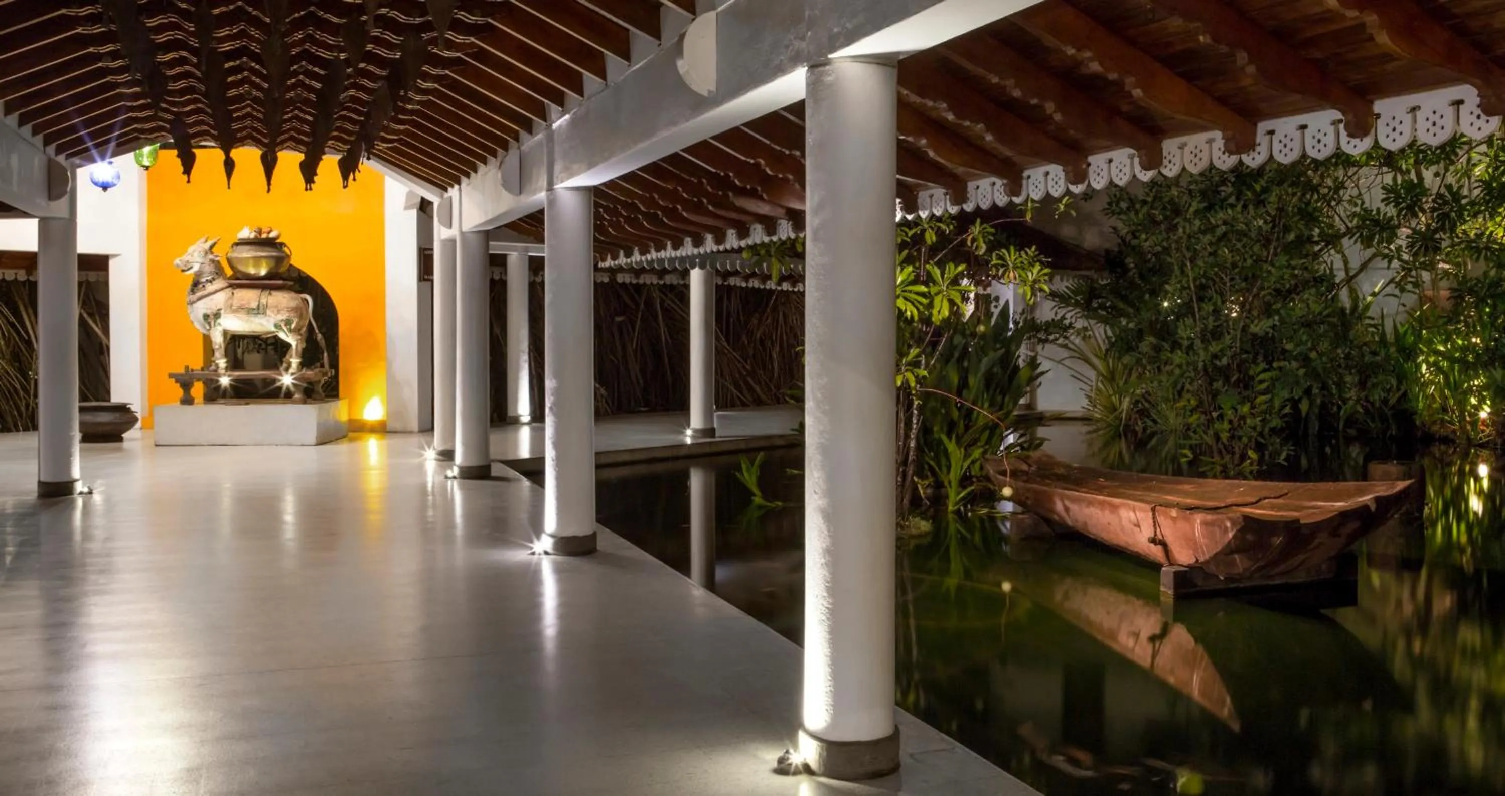 Decorative detail in Tangerine Beach Hotel