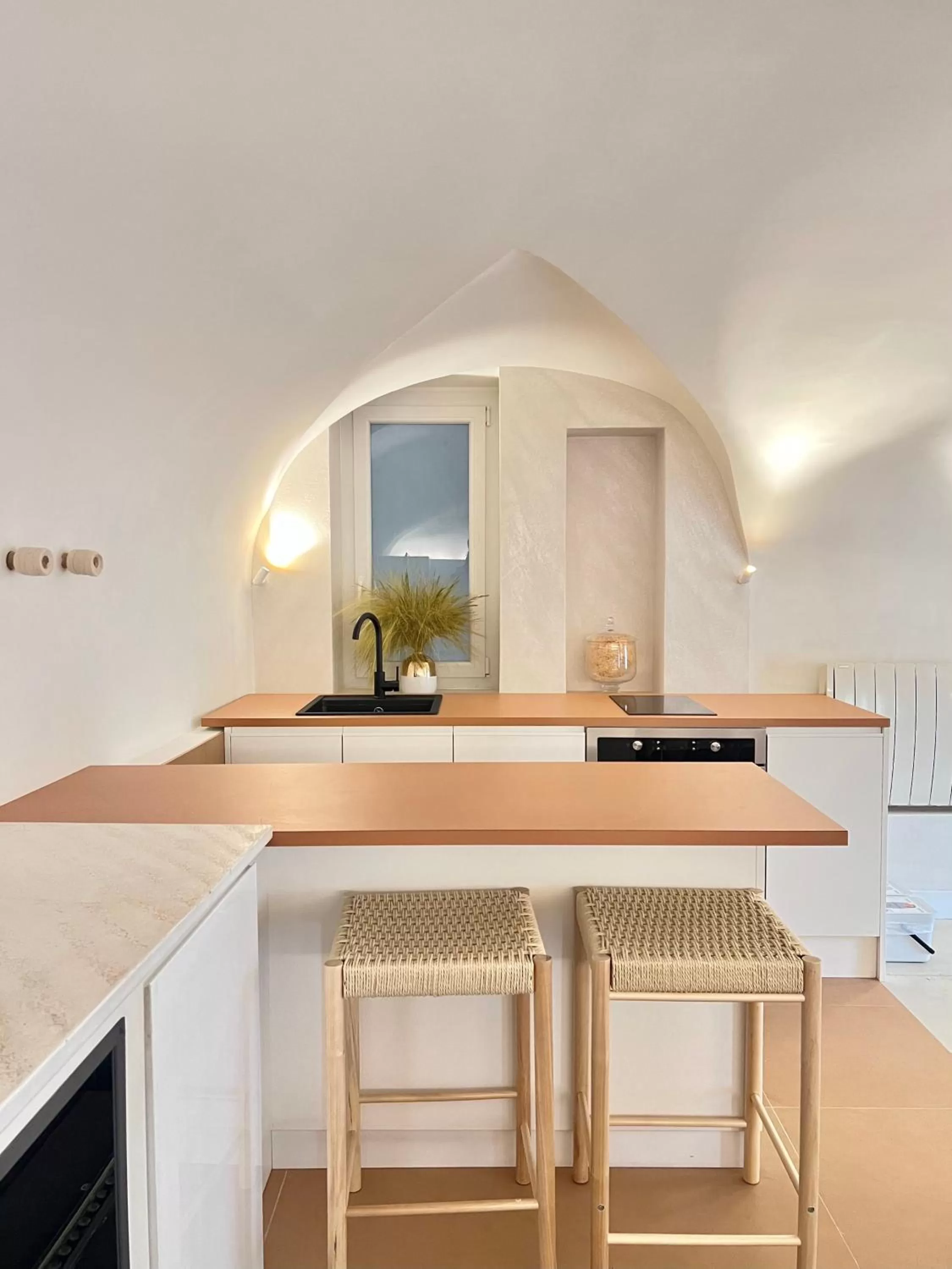 Kitchen or kitchenette, Kitchen/Kitchenette in MiHotel Comte