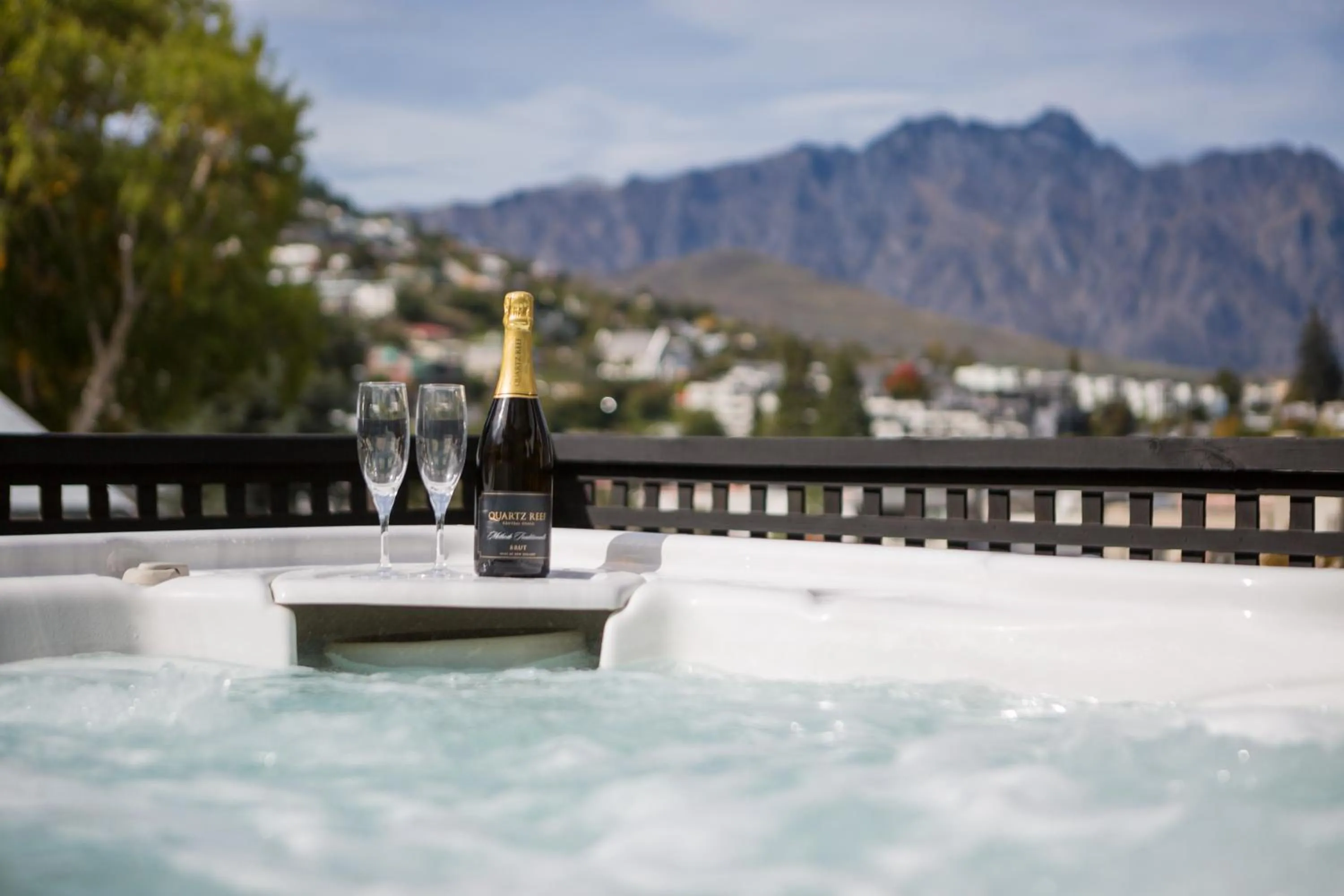 Hot Tub in The Dairy Hotel Queenstown, A Naumi Chapter
