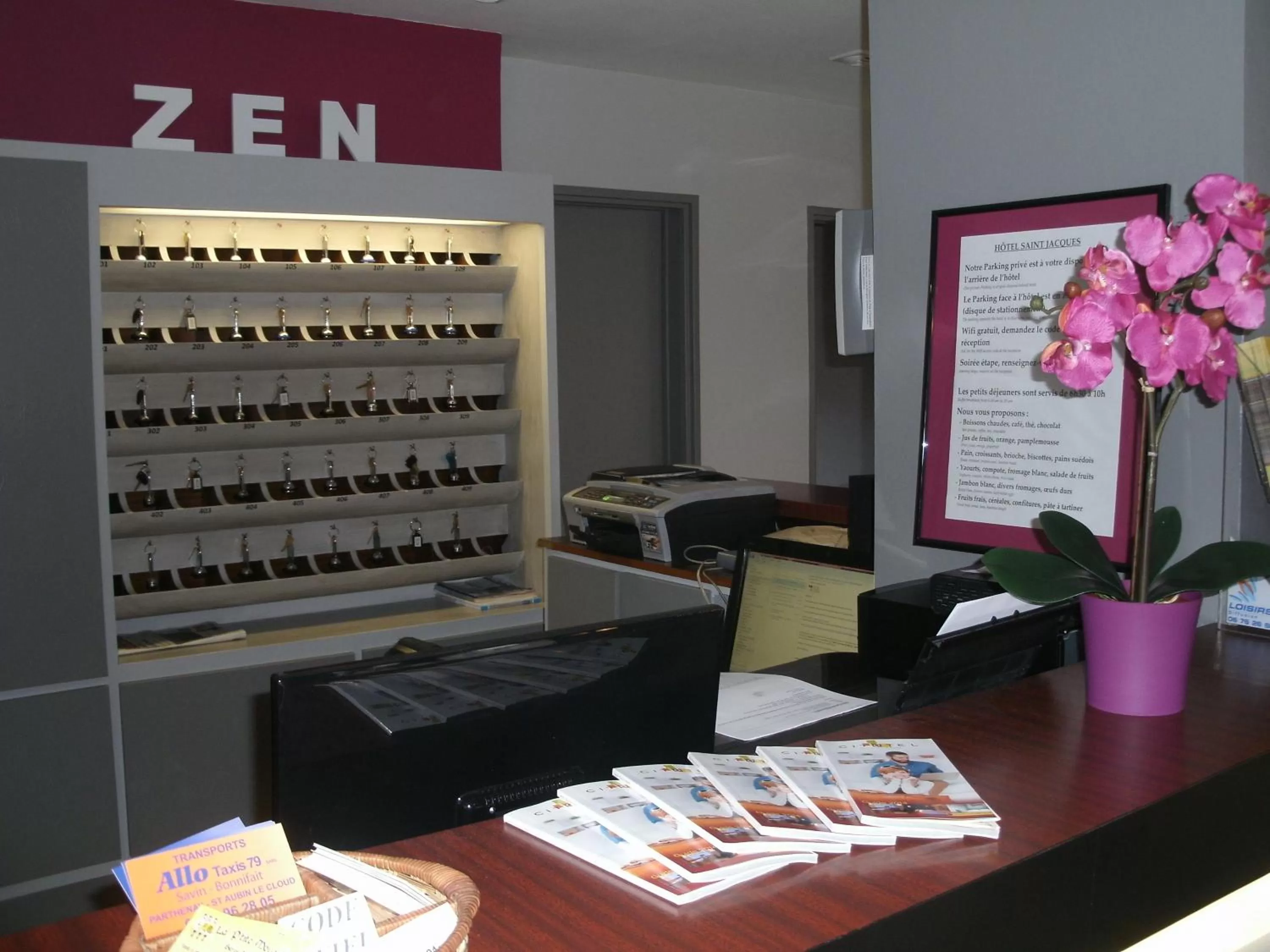 Lobby or reception in Hôtel Saint Jacques