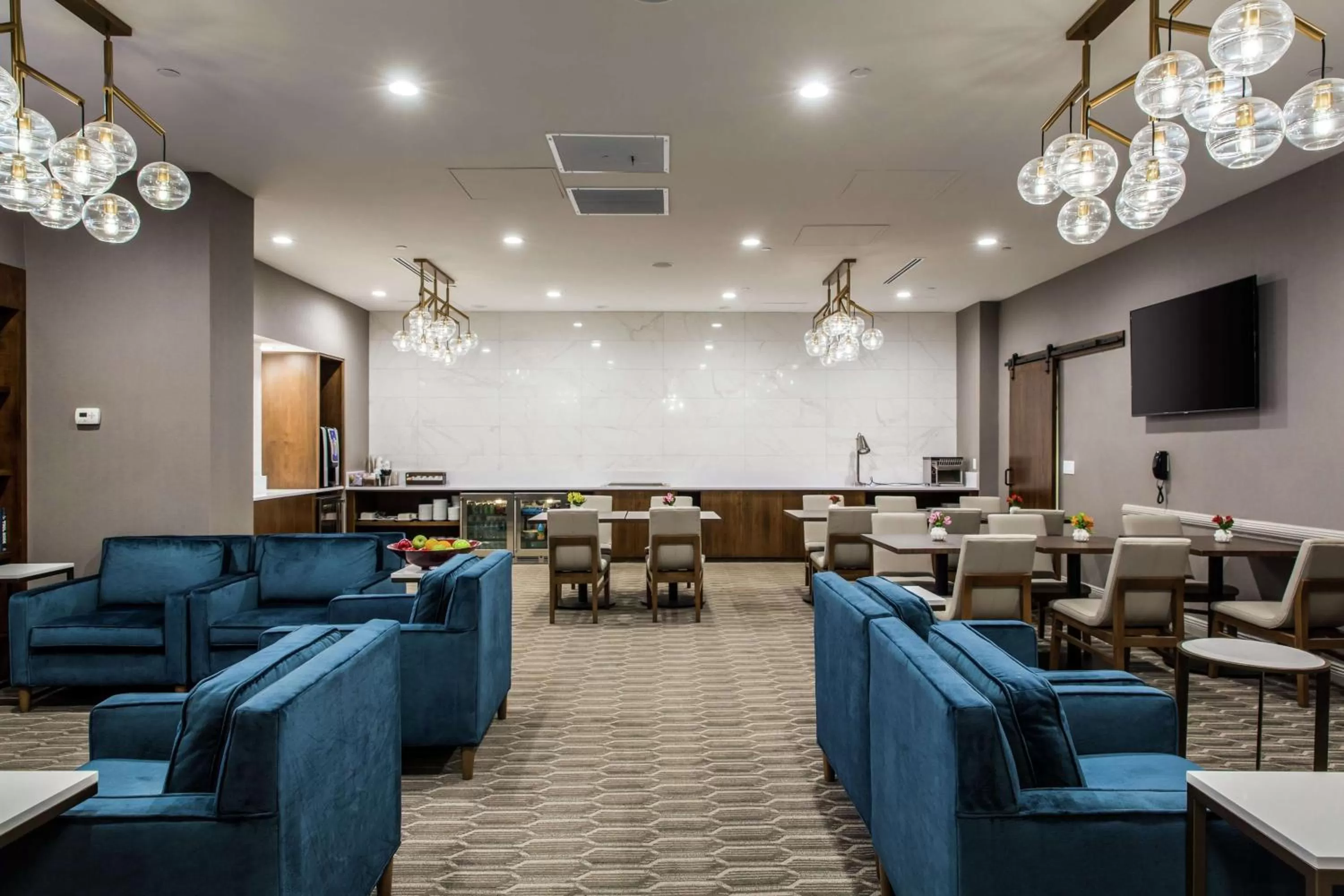 Lobby or reception in Hilton Chicago/Oak Lawn