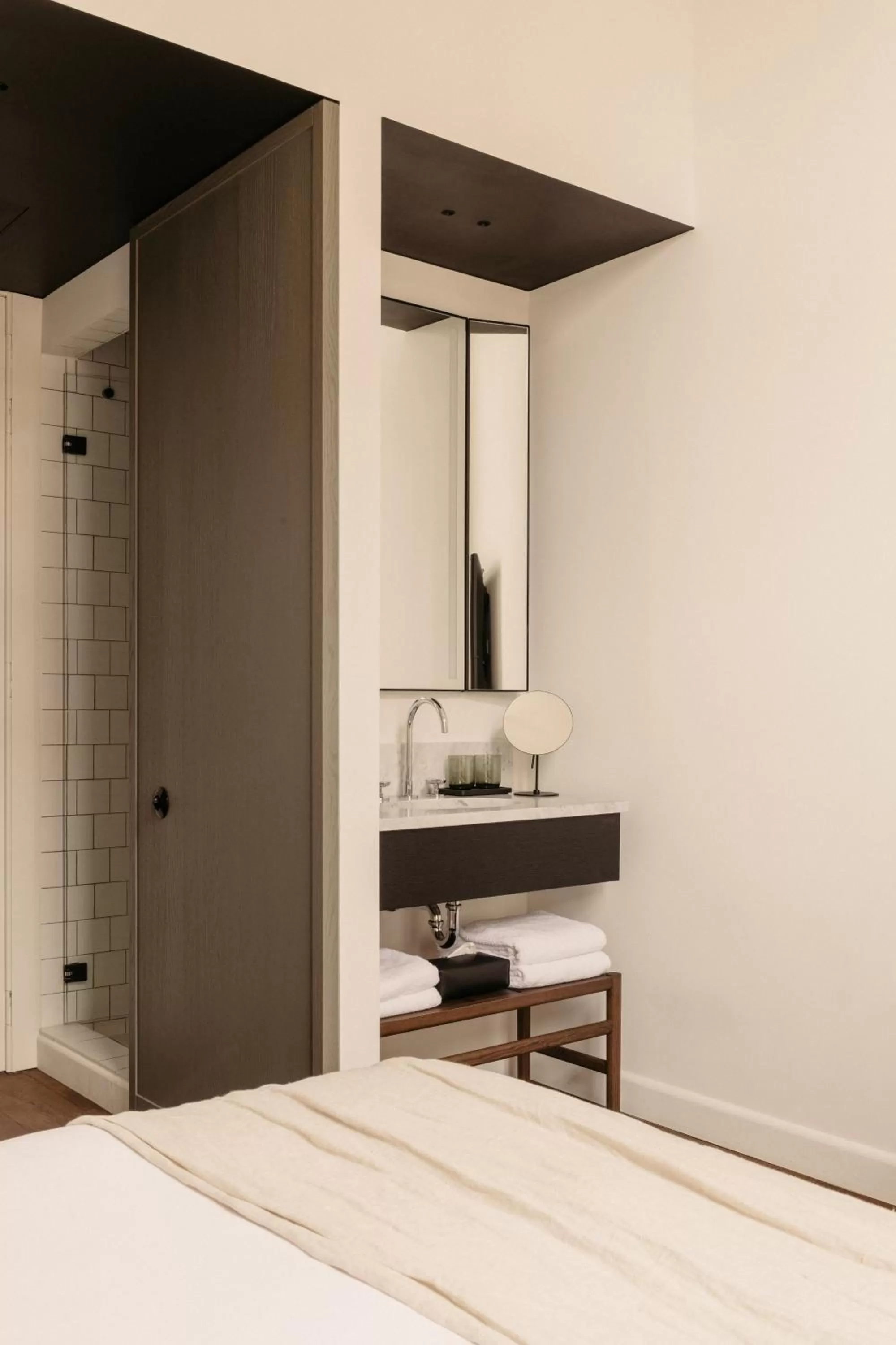 Bathroom, Bed in august