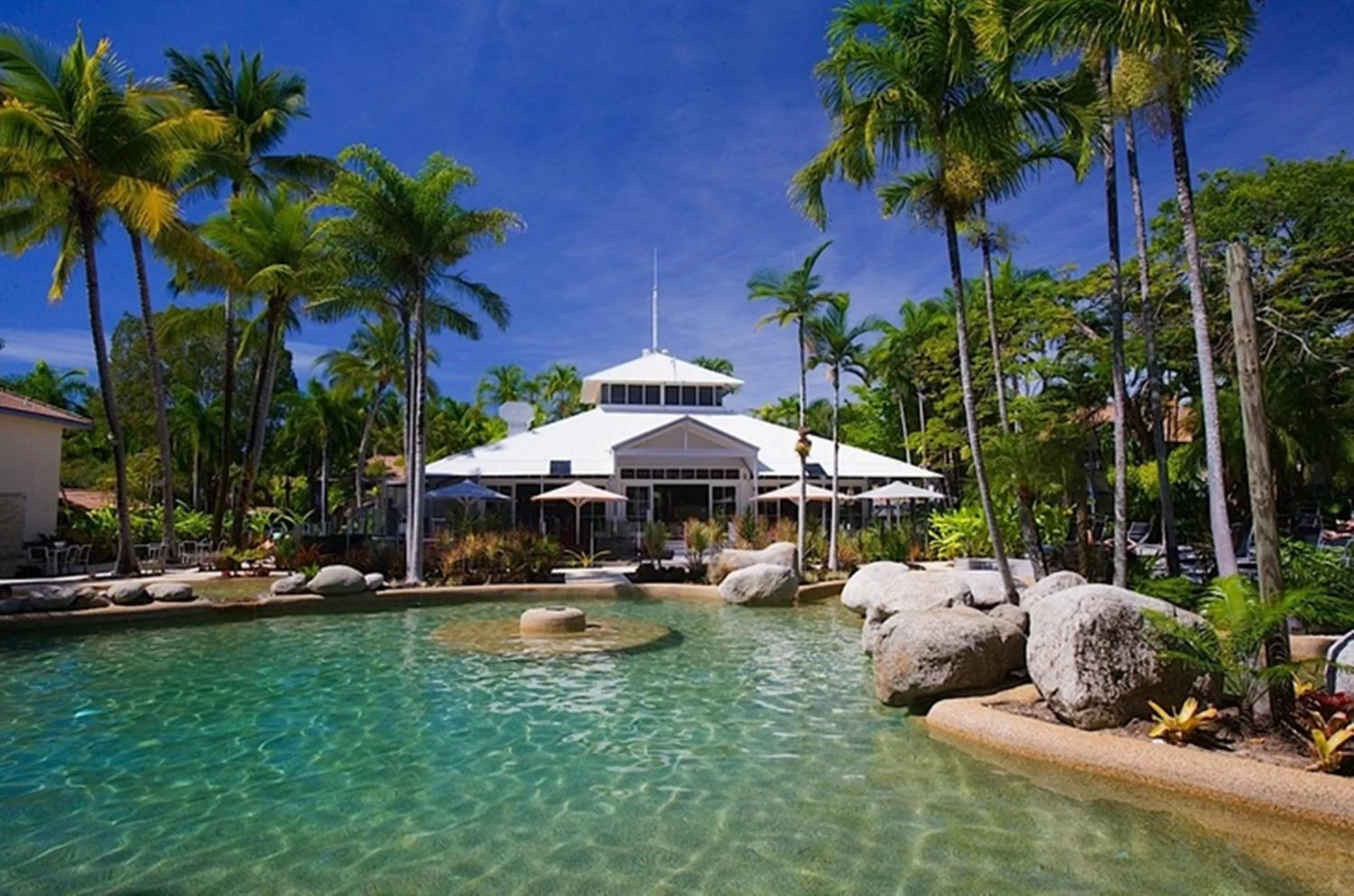 Swimming pool in Reef Resort Villas Port Douglas