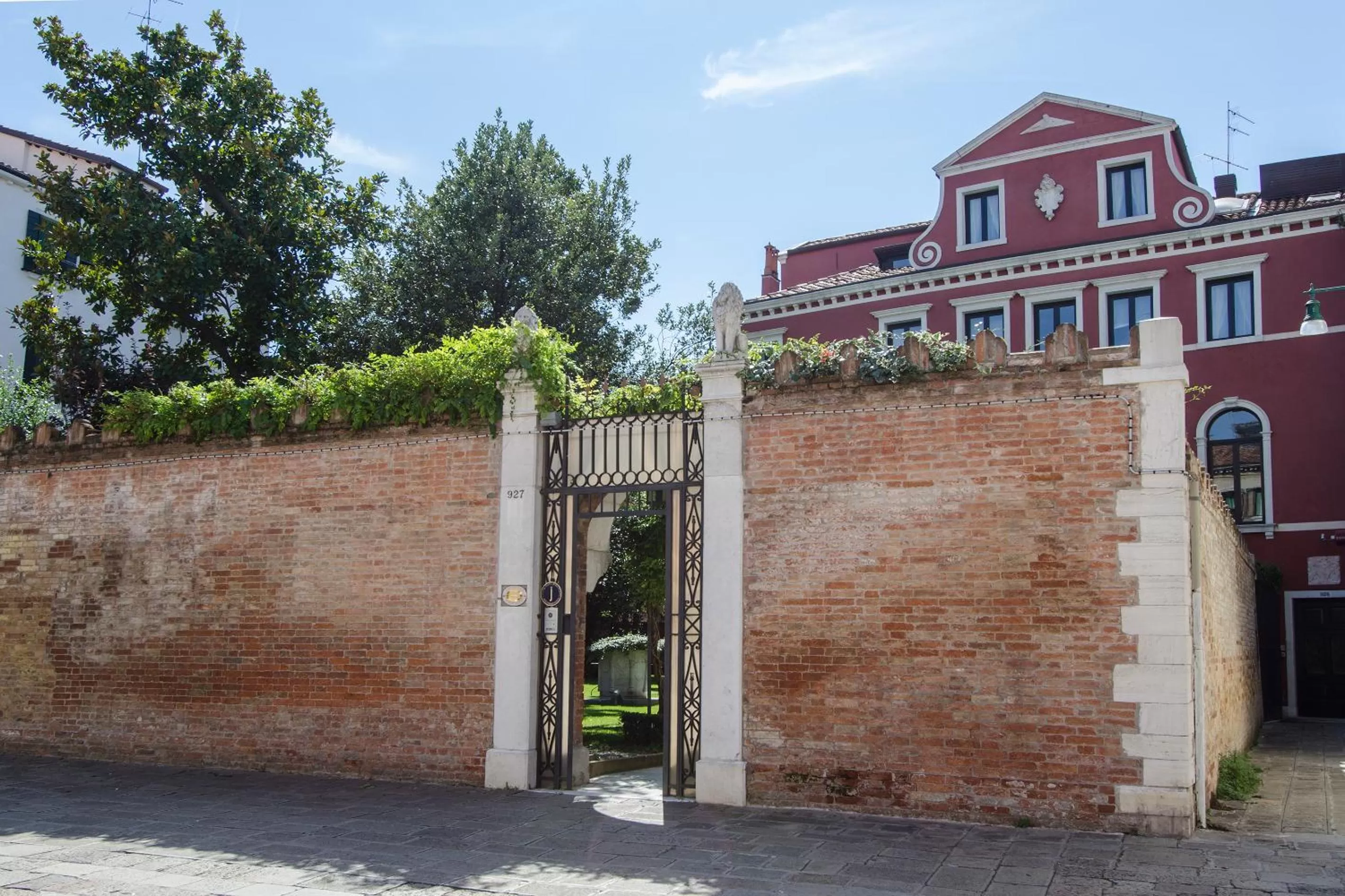 Facade/entrance in Ca' Nigra Lagoon Resort