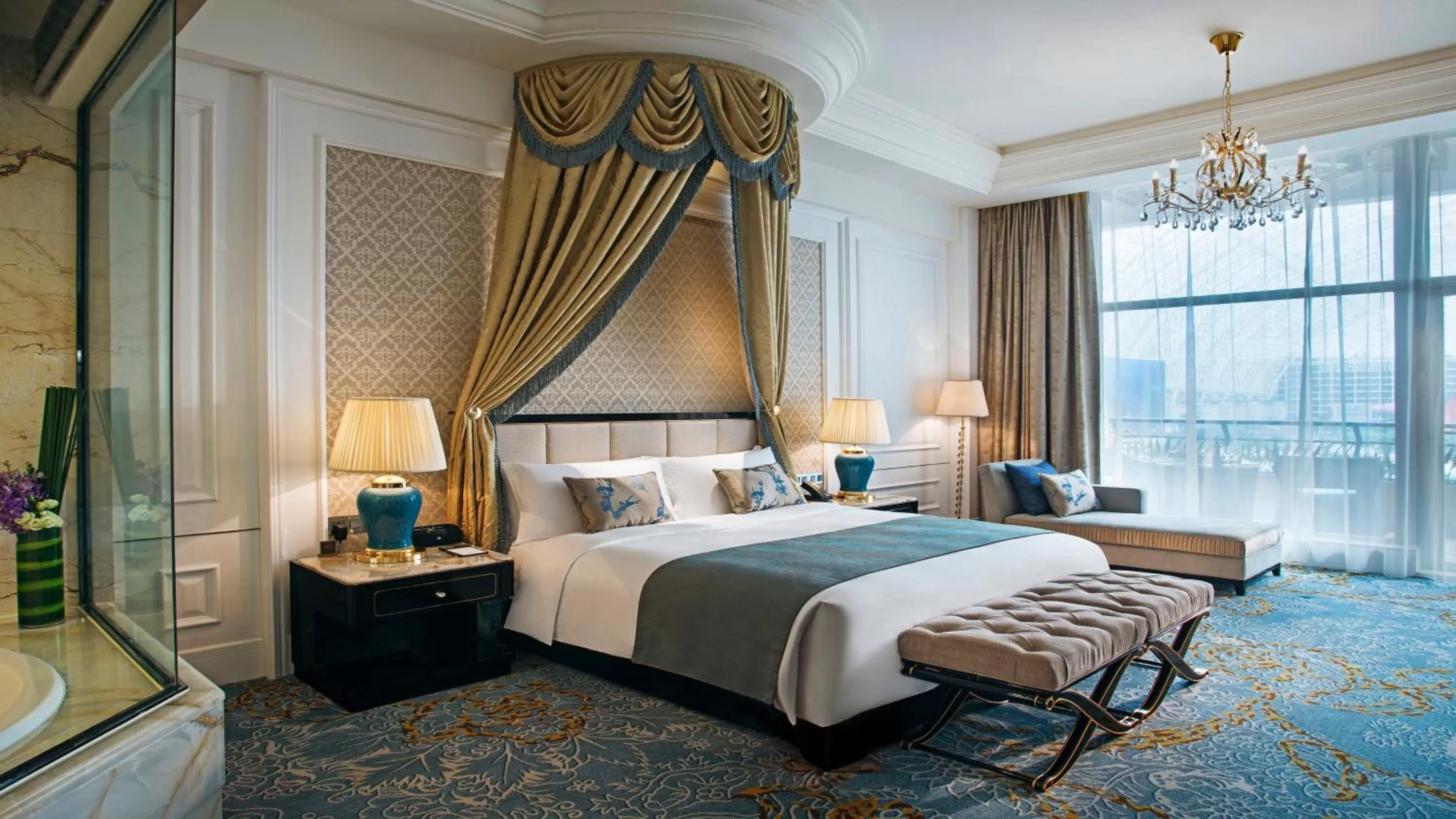 Photo of the whole room, Bed in InterContinental Chengdu Global Center by IHG