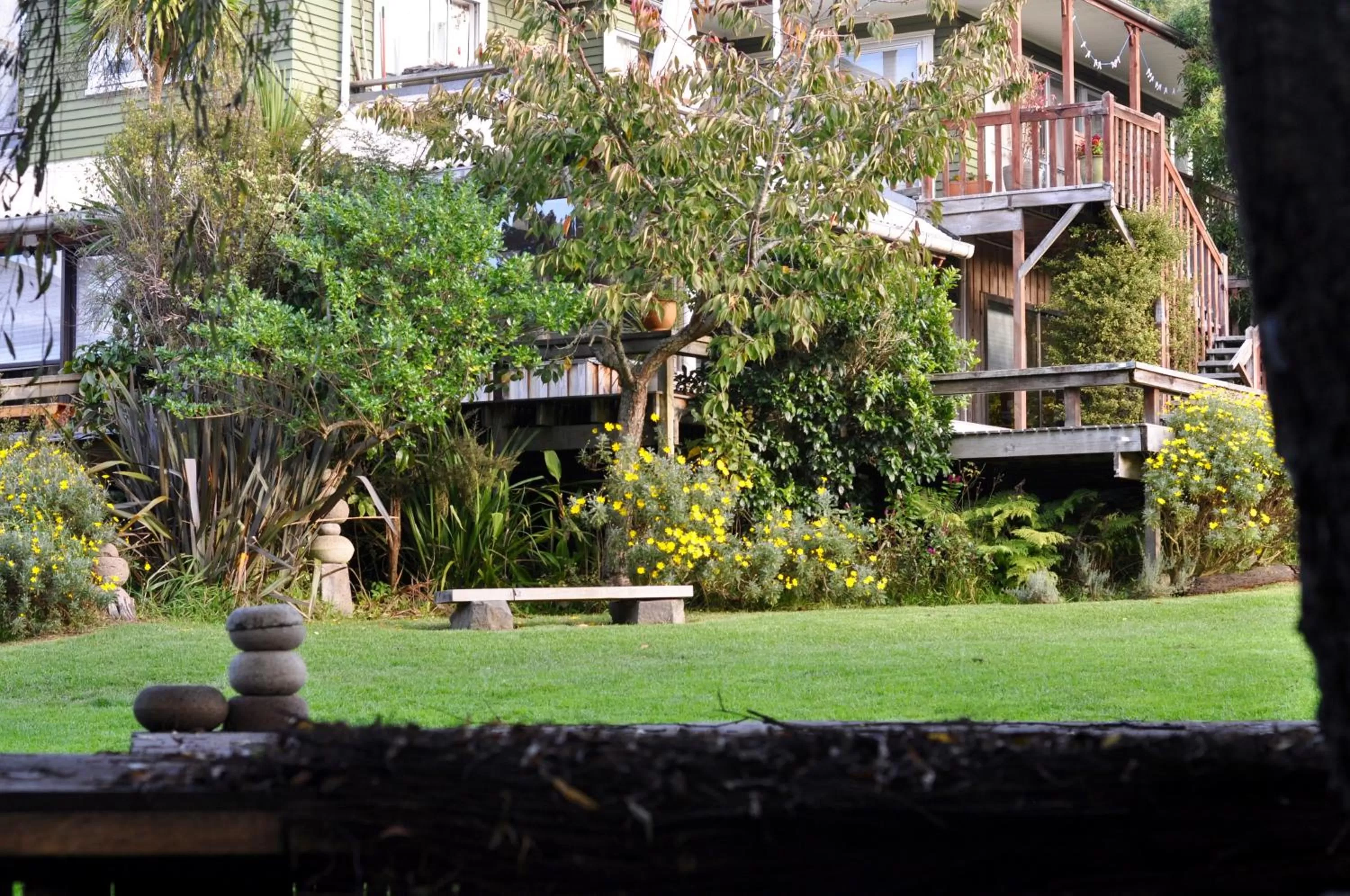 Property building, Garden in Kawai Purapura Yoga Retreat Centre