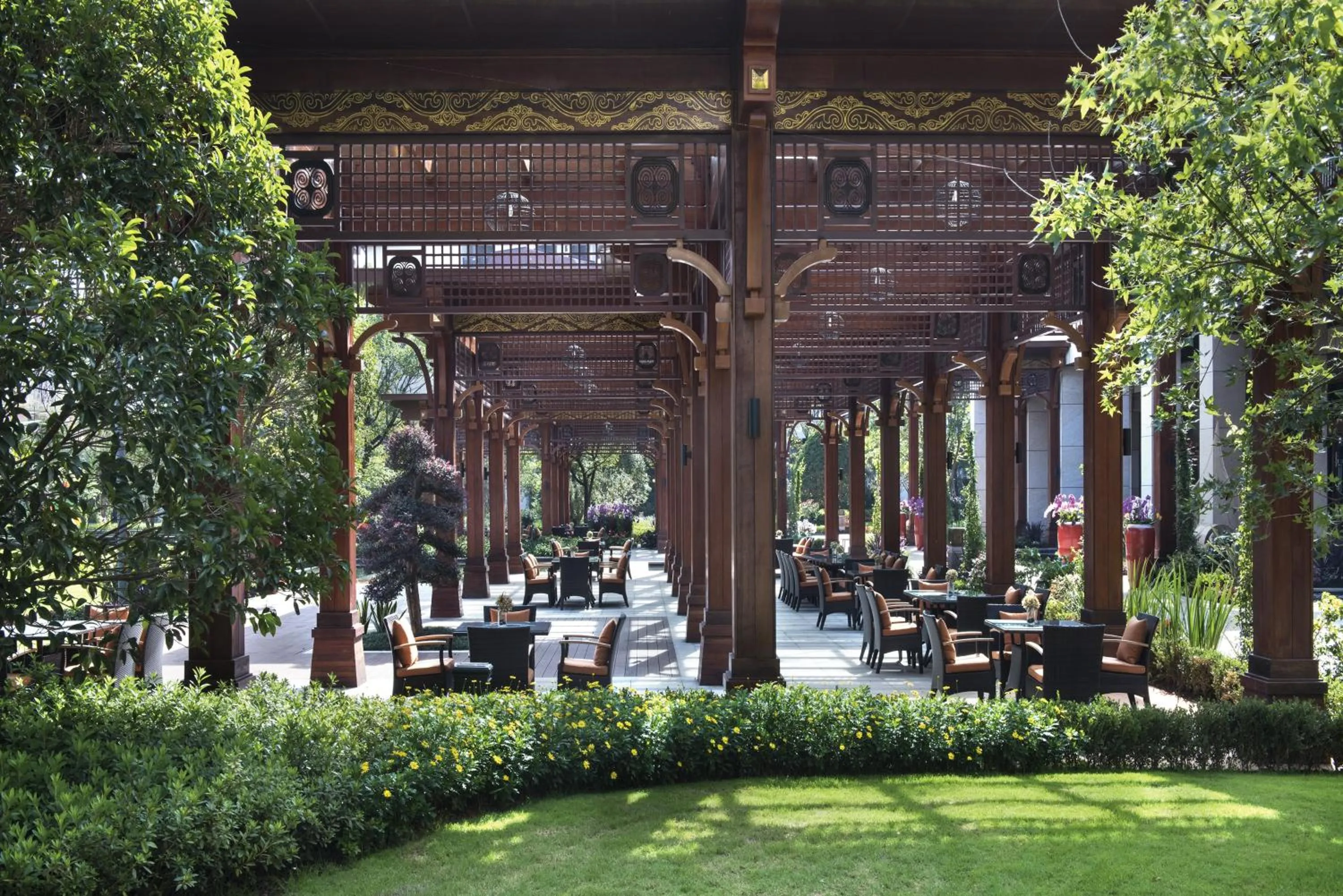 Restaurant/places to eat in Crowne Plaza - Kunming Ancient Dian Town by IHG