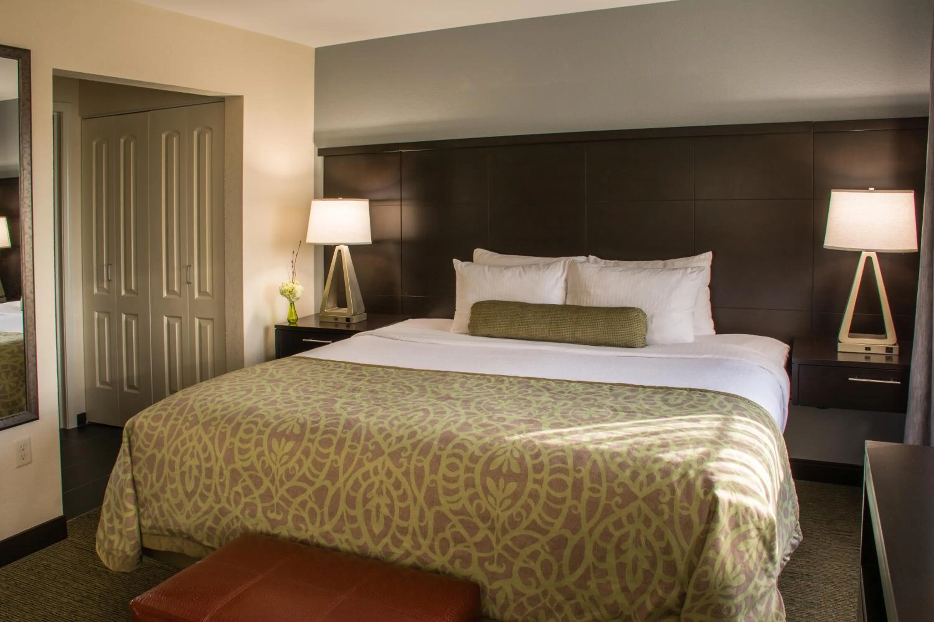 Bedroom, Bed in Staybridge Suites Schererville by IHG