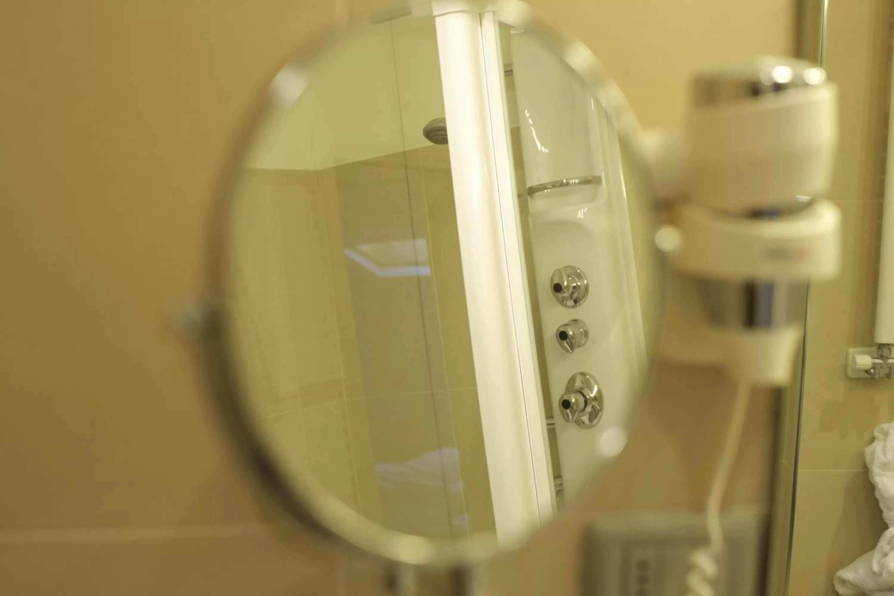 Shower in Albergo Accademia