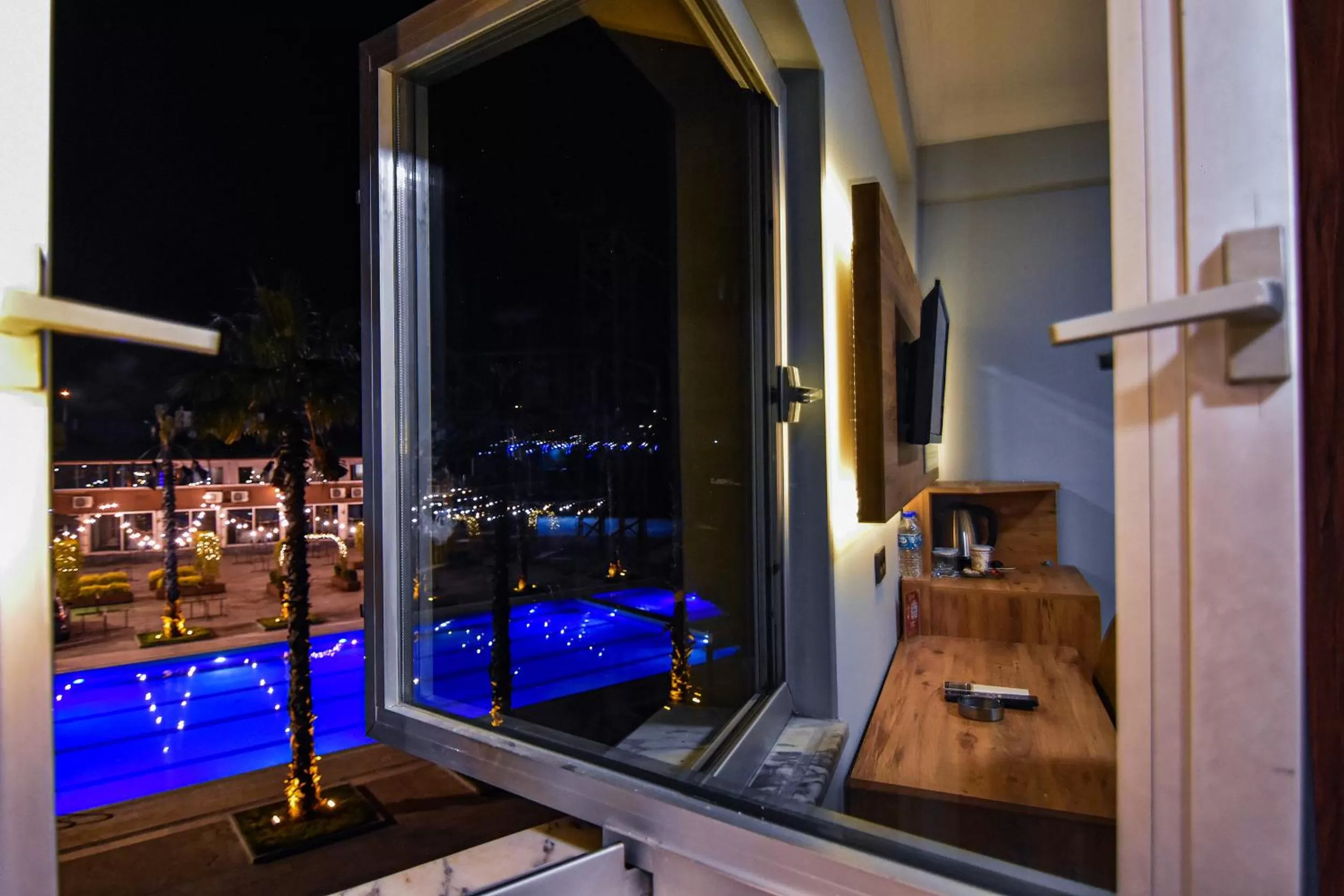 Pool View in Sandal Otel