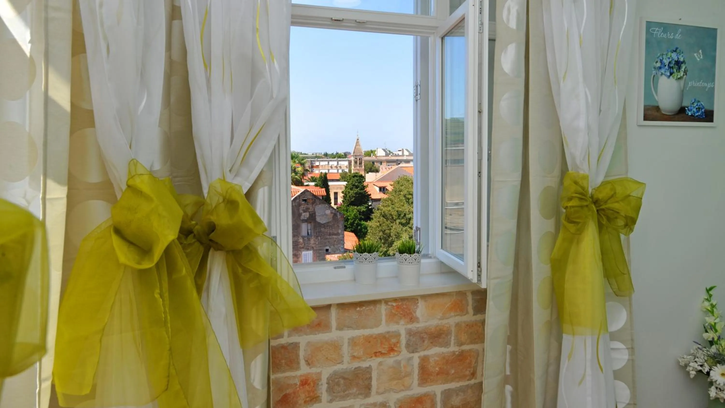 Day in Luxury Rooms Nirvana